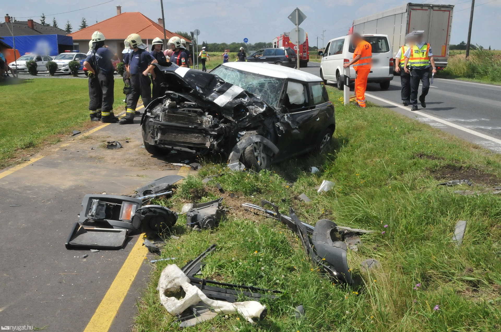 Frontális karambol súlyos sérülttel a 8-ason 