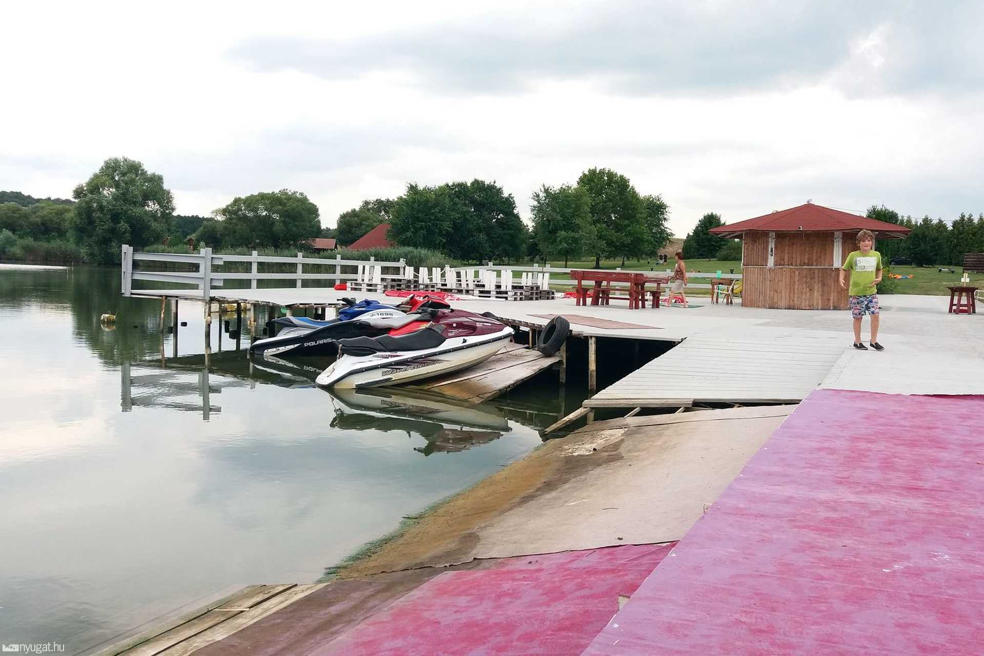 Vihar előtti csend a gersekaráti strandon