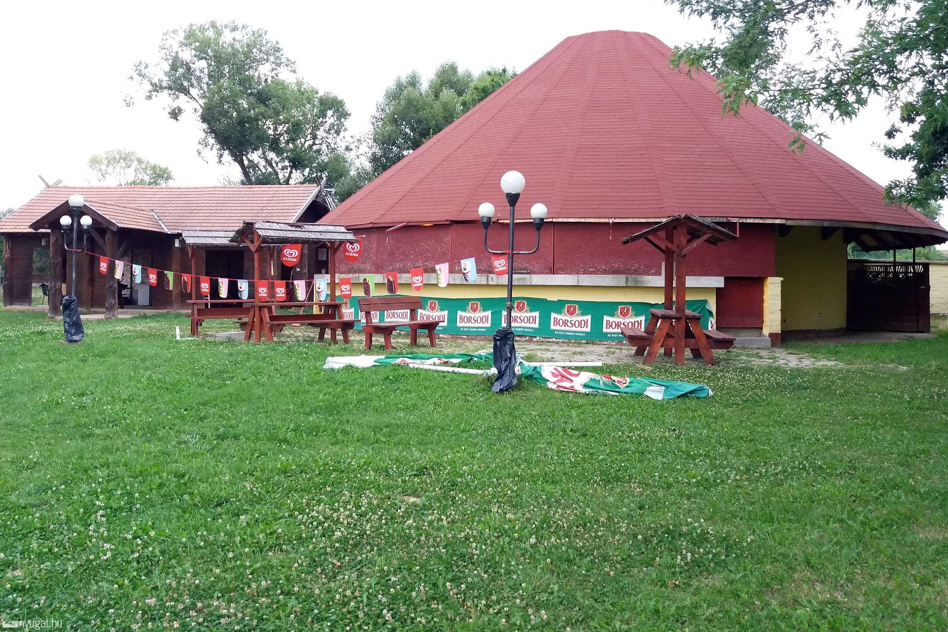 Vihar előtti csend a gersekaráti strandon 