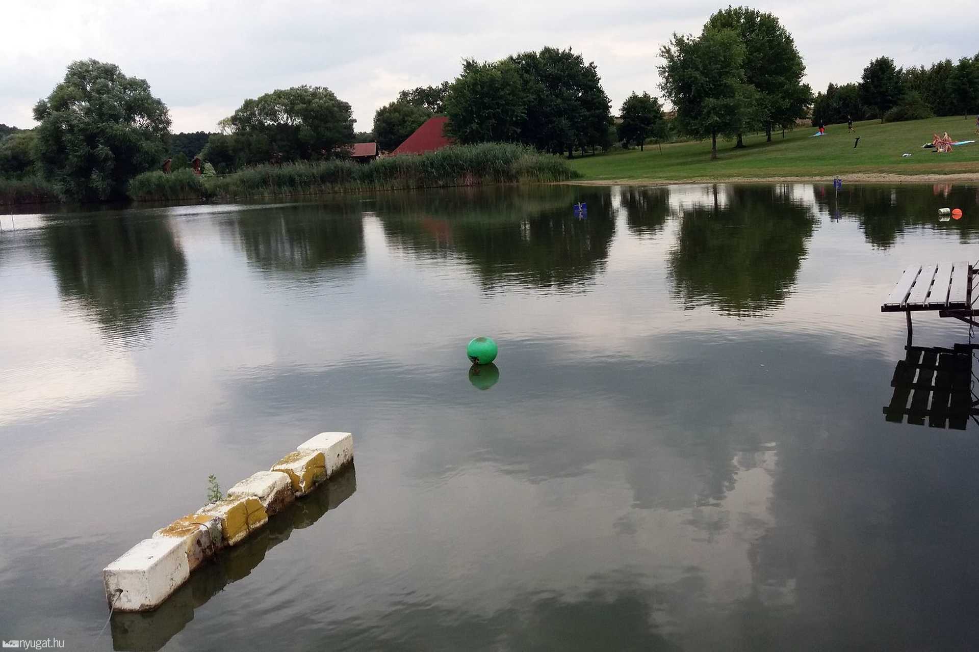 Vihar előtti csend a gersekaráti strandon 