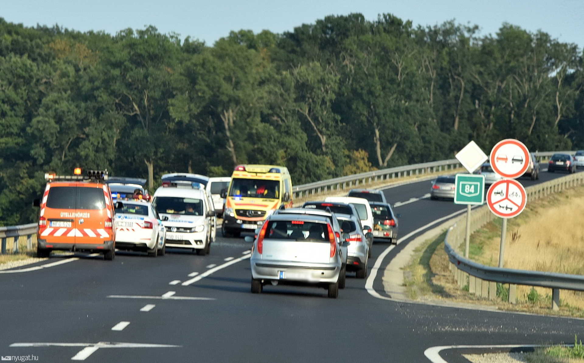 Baleset a 84-es főúton