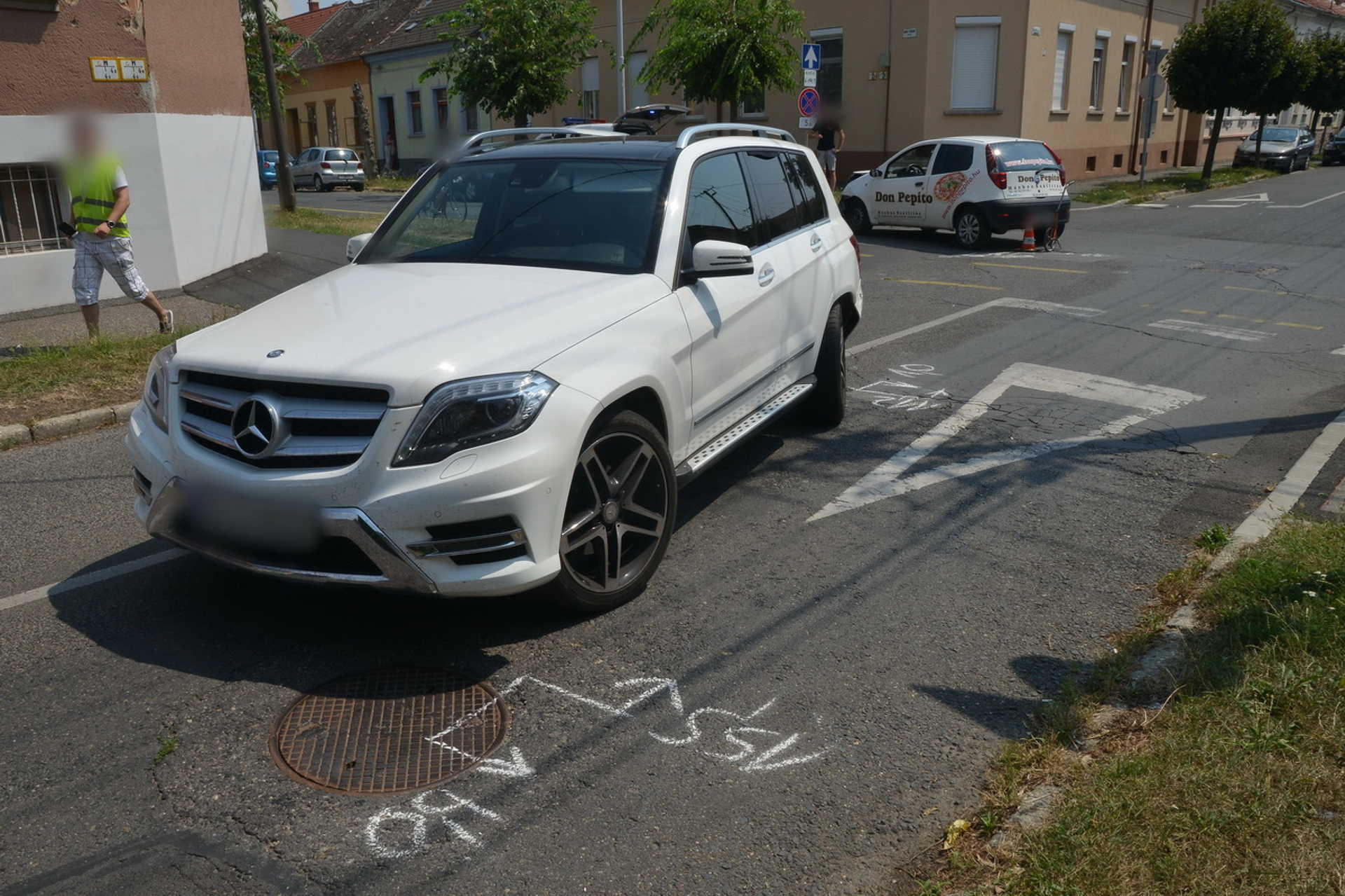 Fiat elé hajtott egy Mercedes Szombathelyen