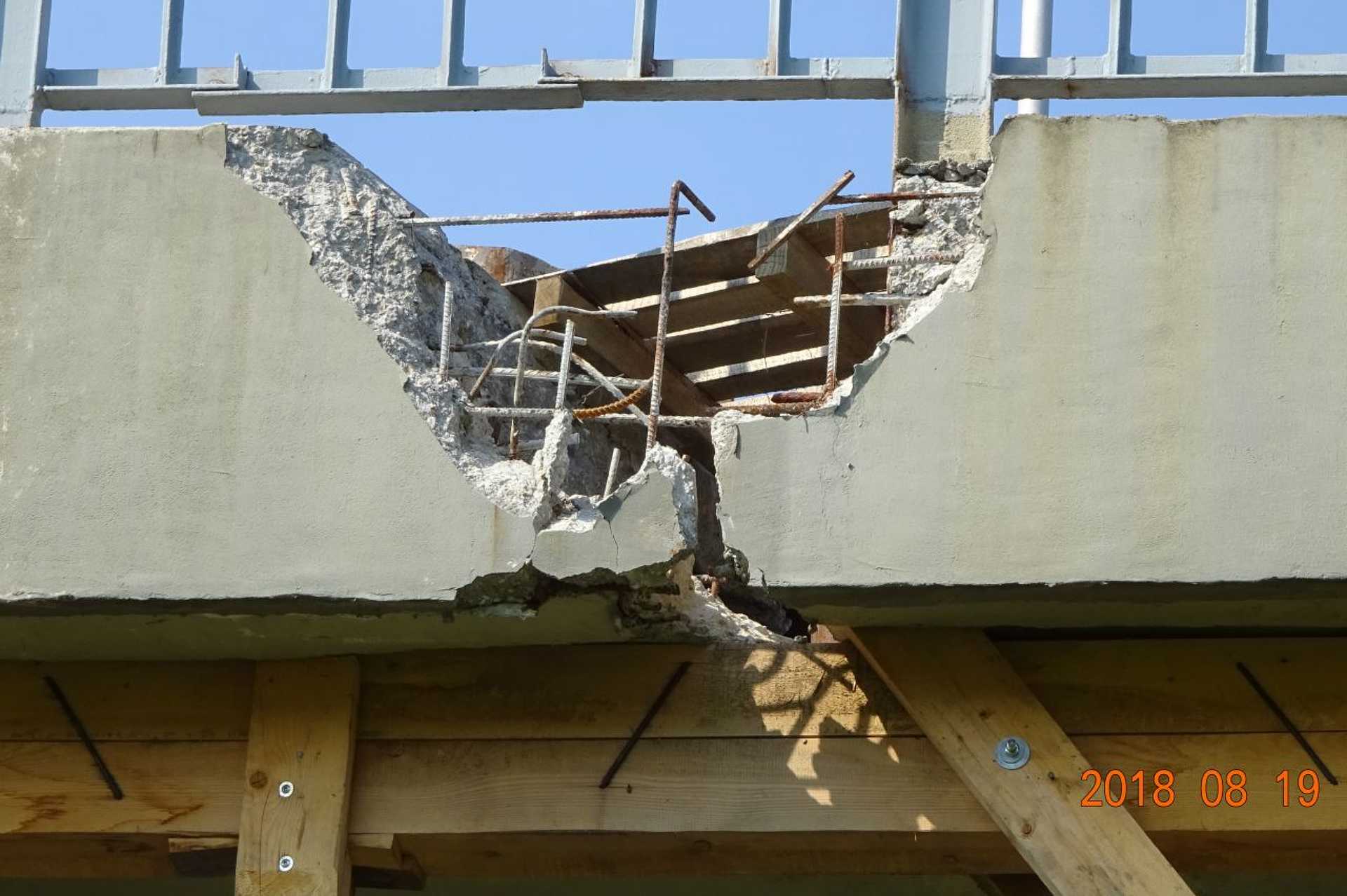 Gerendákkal támasztották alá a Berettyó-hidat