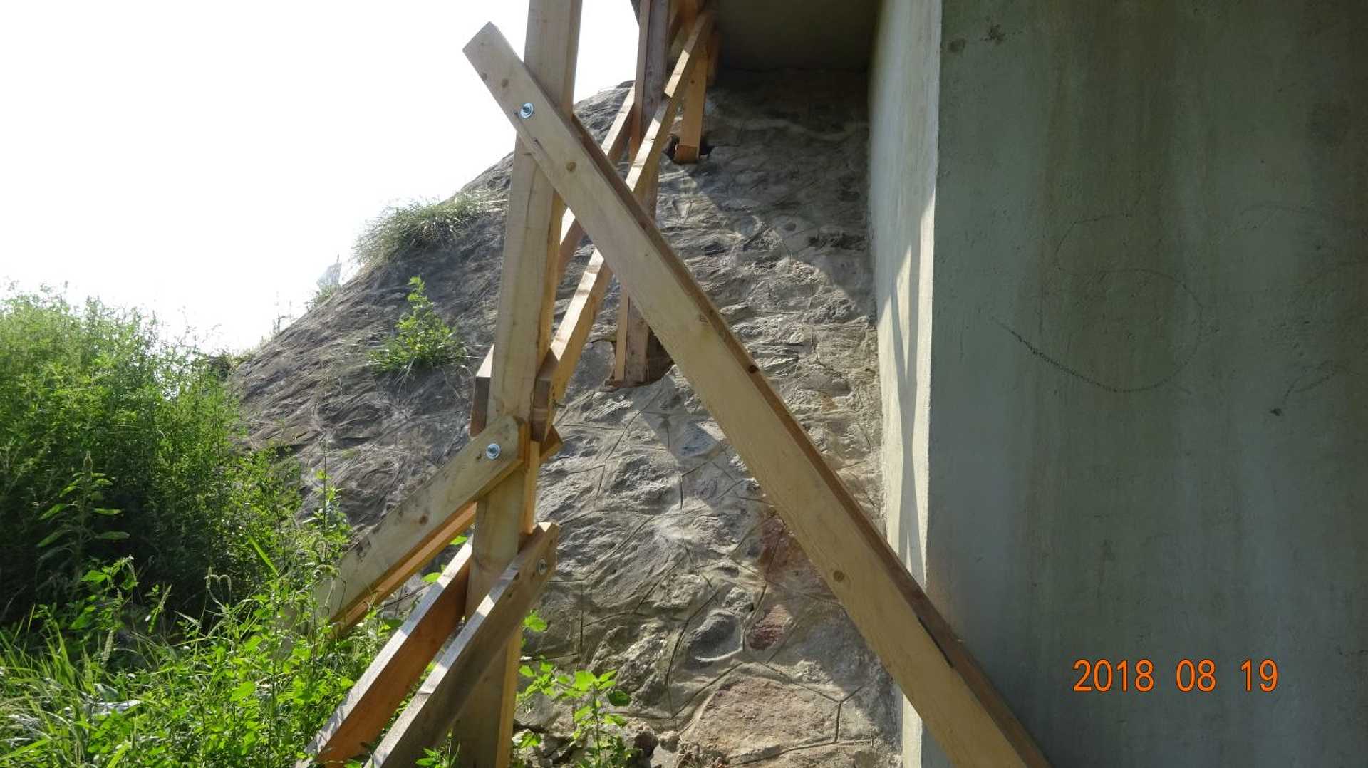 Gerendákkal támasztották alá a Berettyó-hidat
