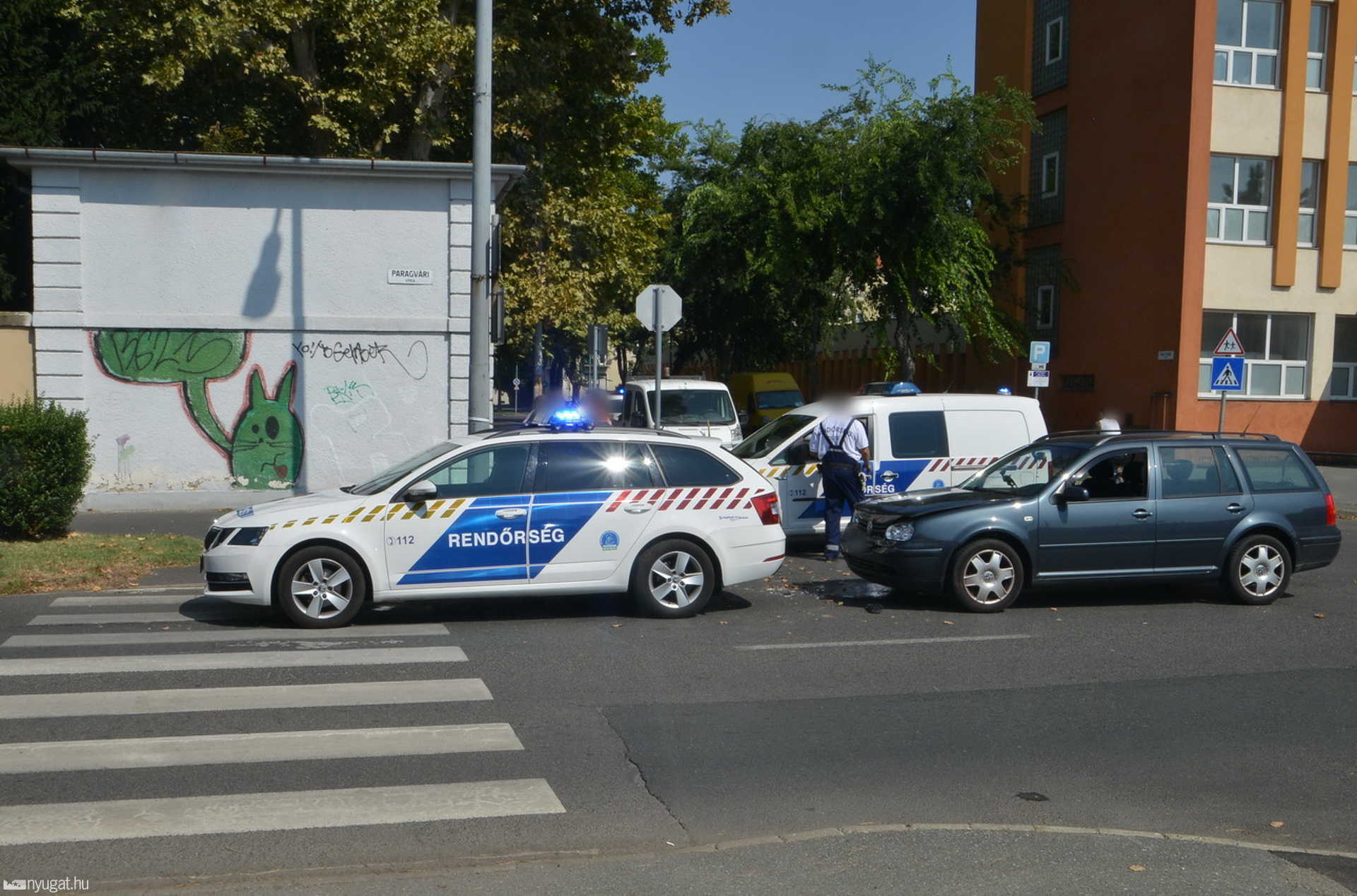 Rendőrautónak ütközött egy VW Szombathelyen
