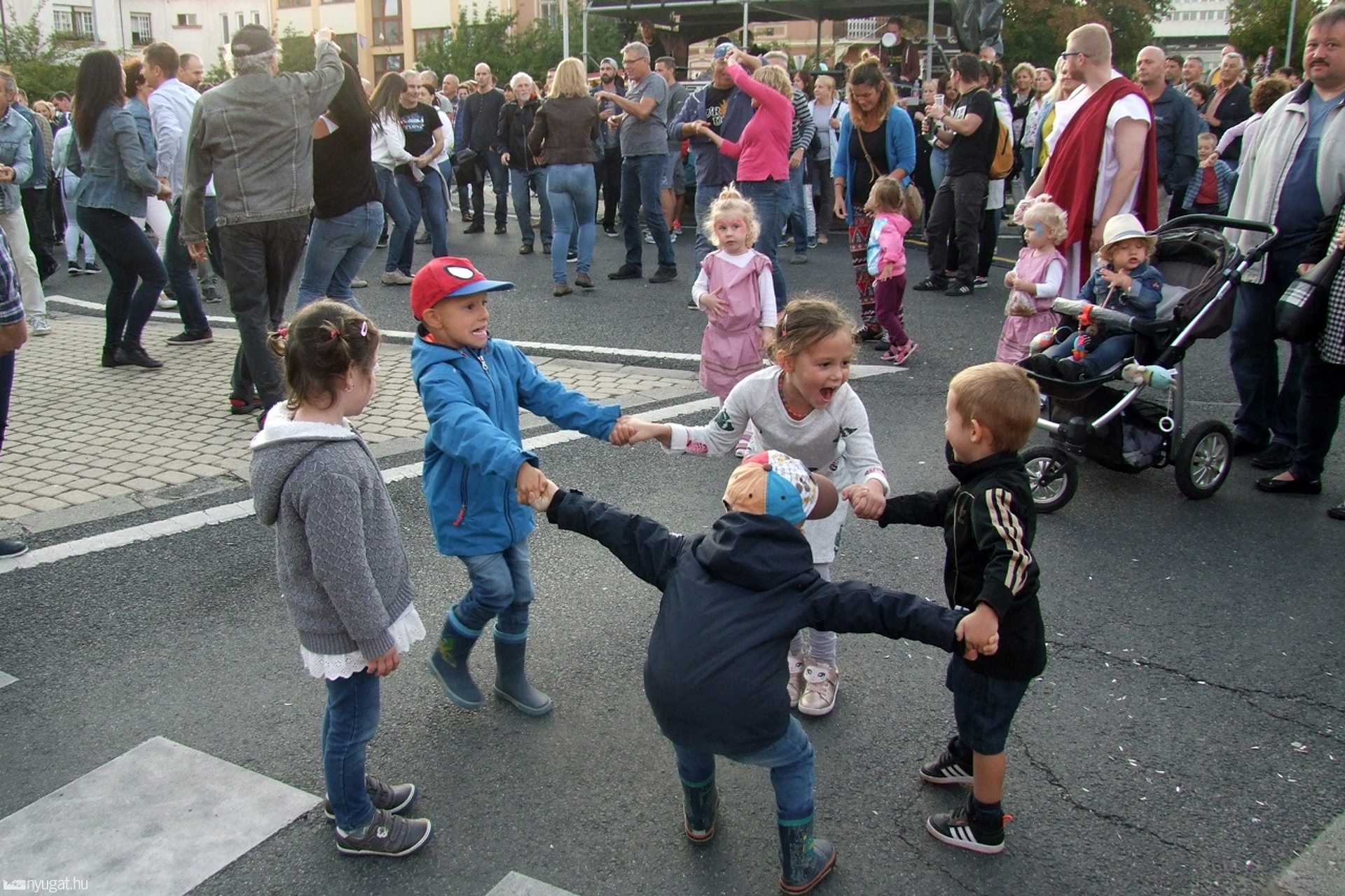 Savaria Karnevál vasárnap este