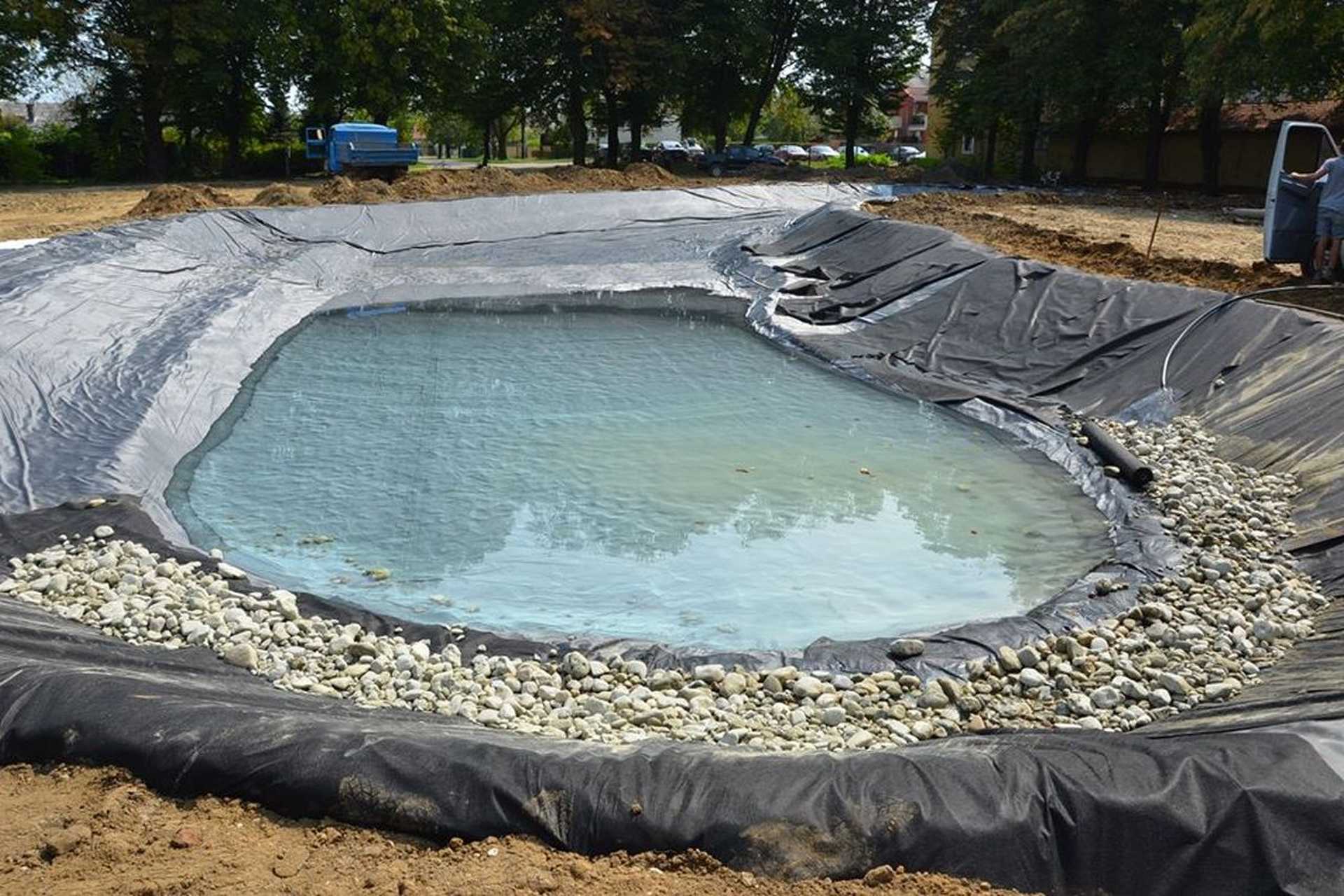 Készül az új tó a szentgotthárdi várkertben
