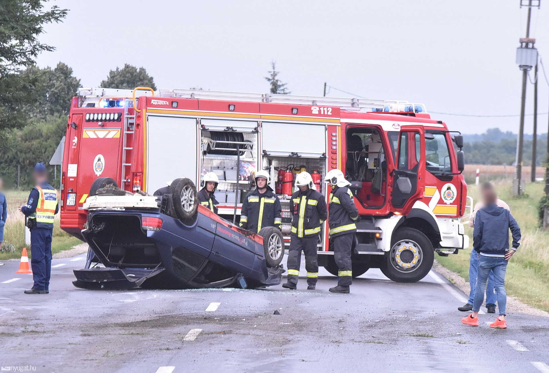 Árokba hajtott, majd felborult egy BMW Szombathely közelében