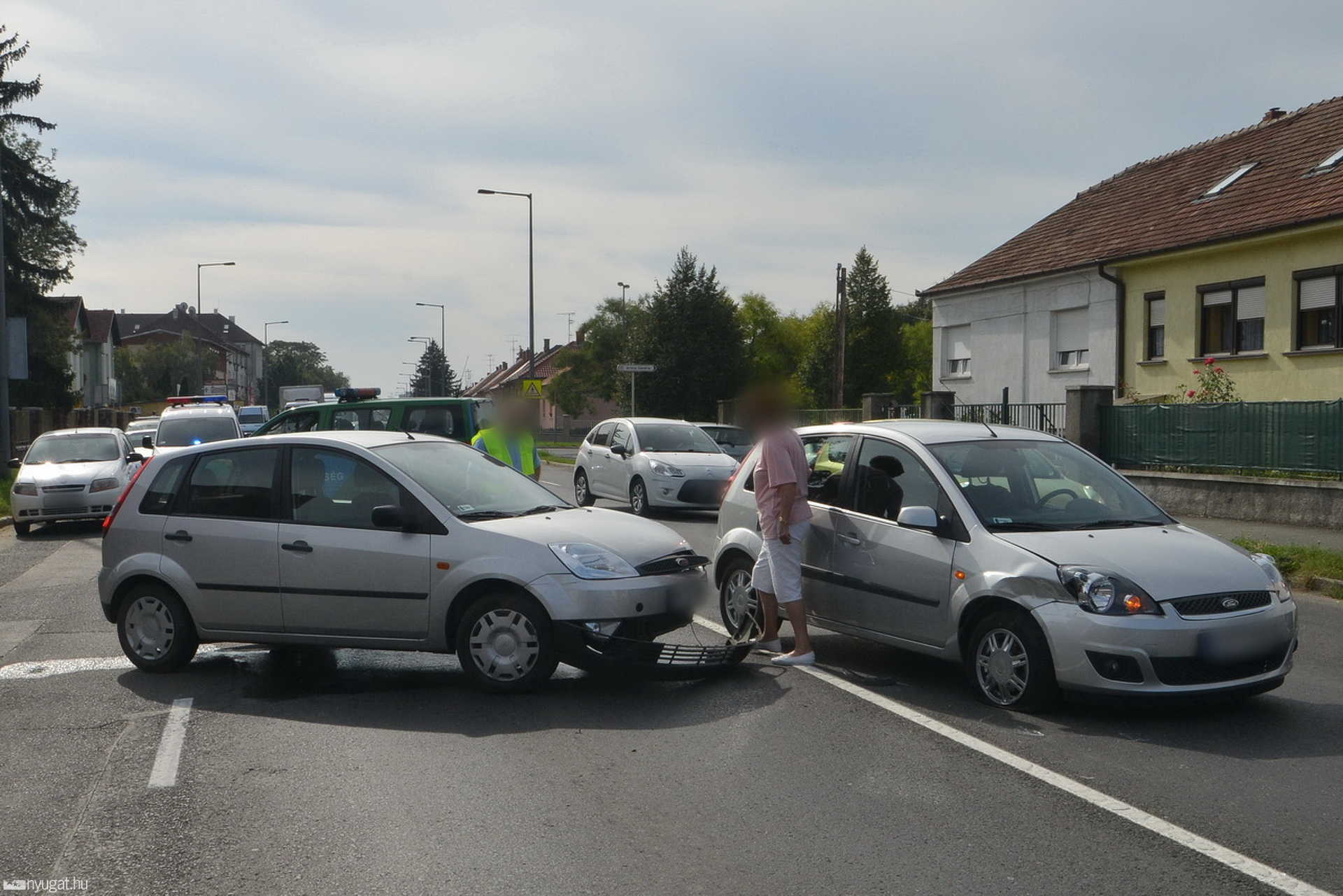 Fordok ütköztek a 11-es huszár úton