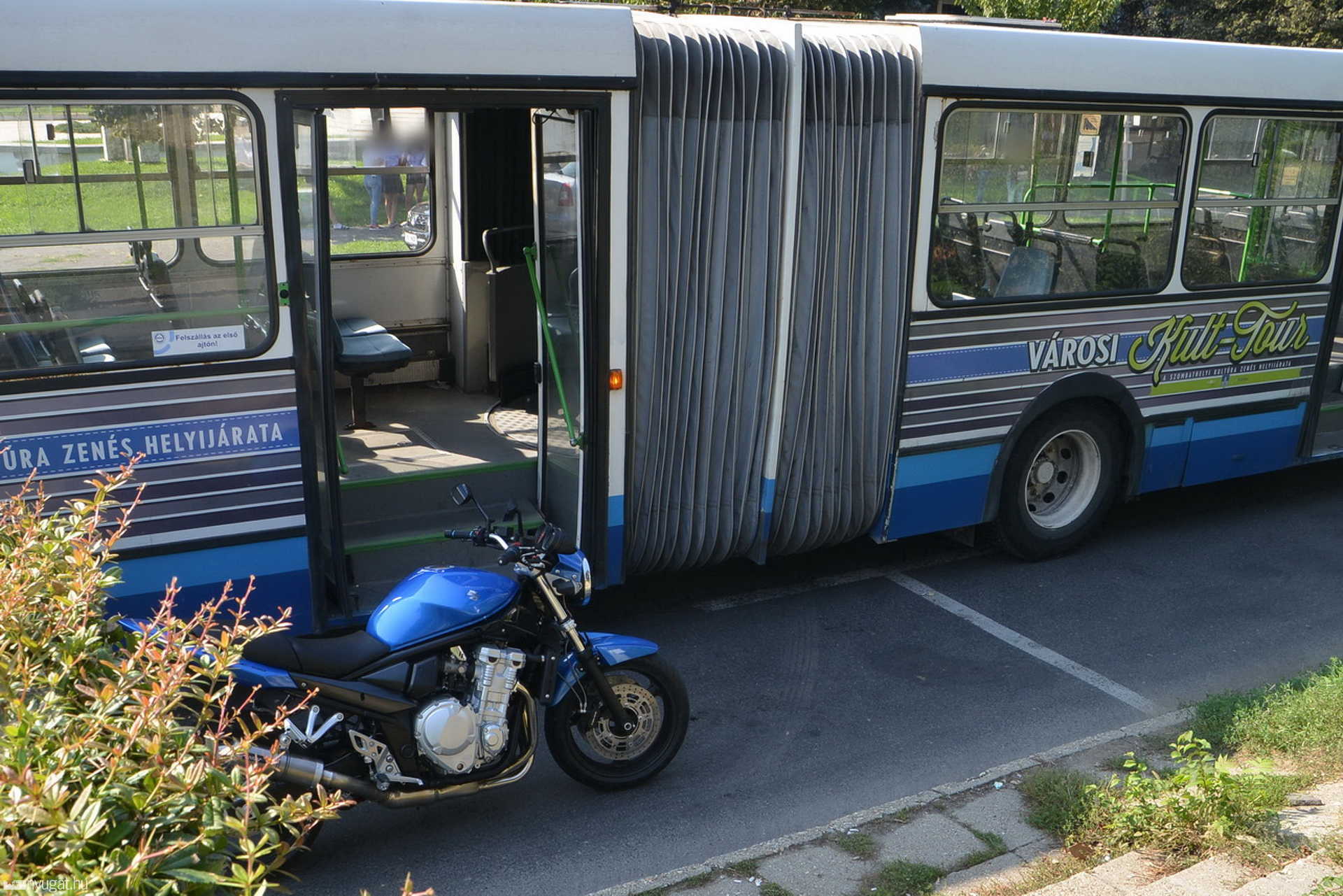 Gyalogos lökött fel motorost Szombathelyen 
