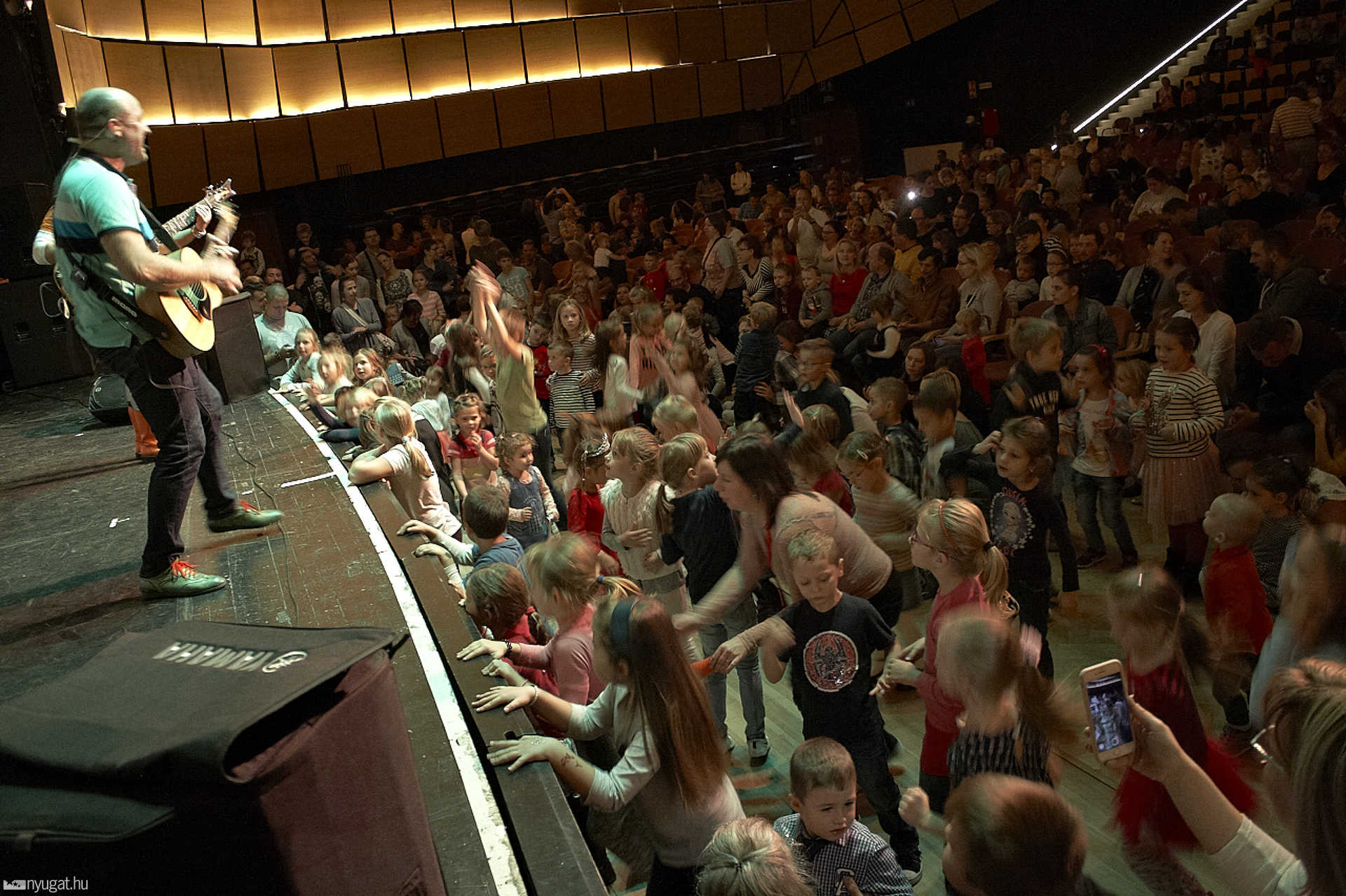 Alma koncert az Agora MSH-ban