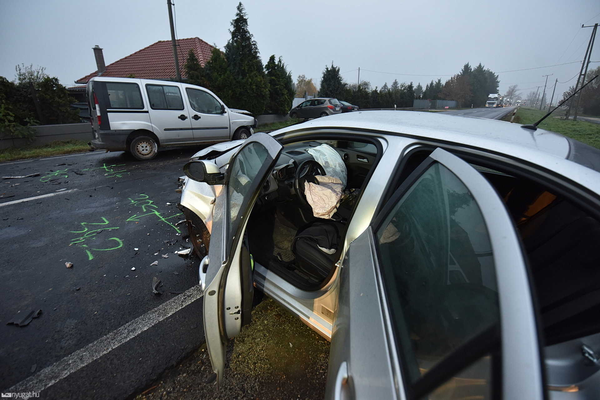 Három autó ütközött Szombathely közelében, a 86-os főúton
