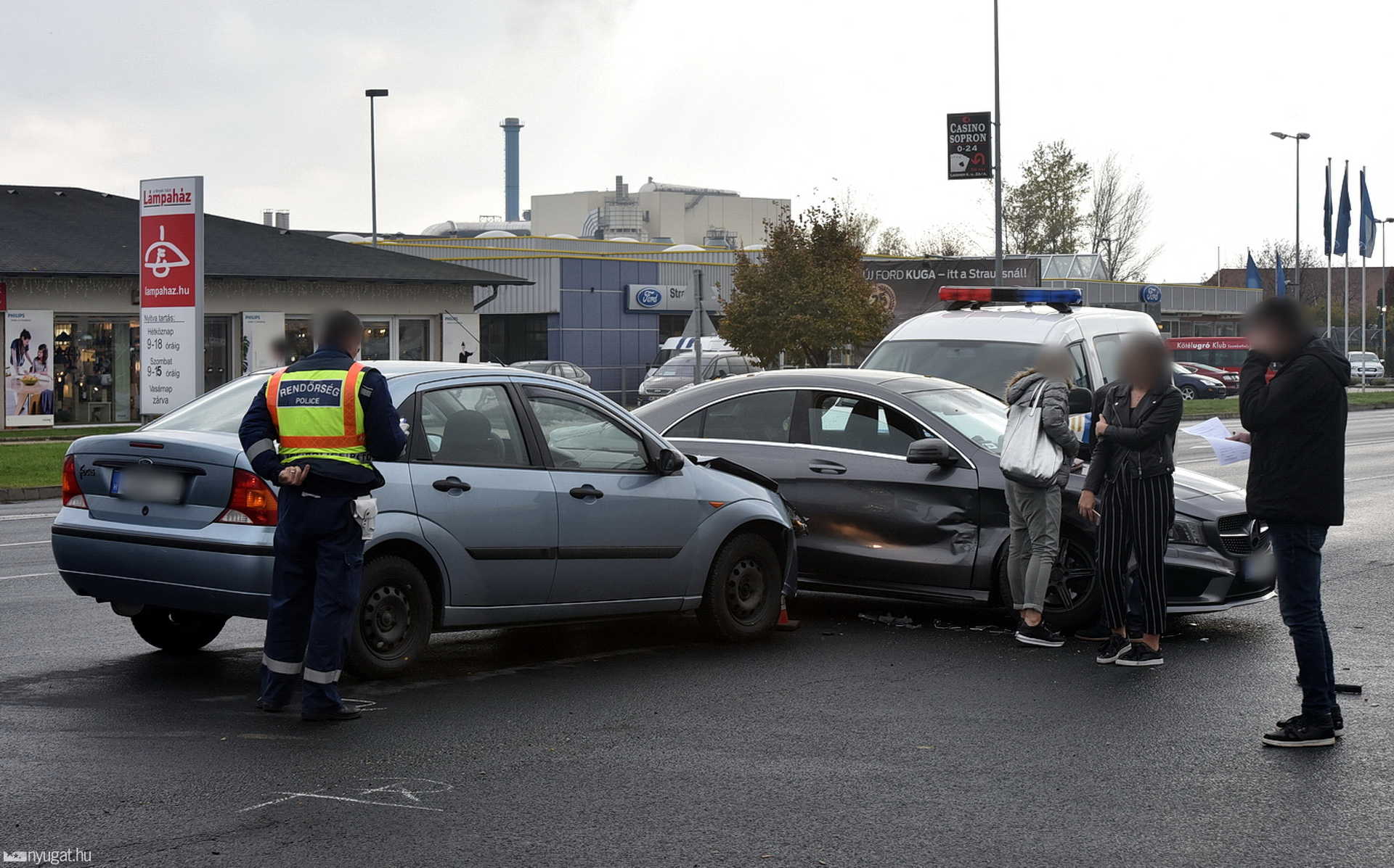 Három autó ütközött a szombathelyi Zanati úton