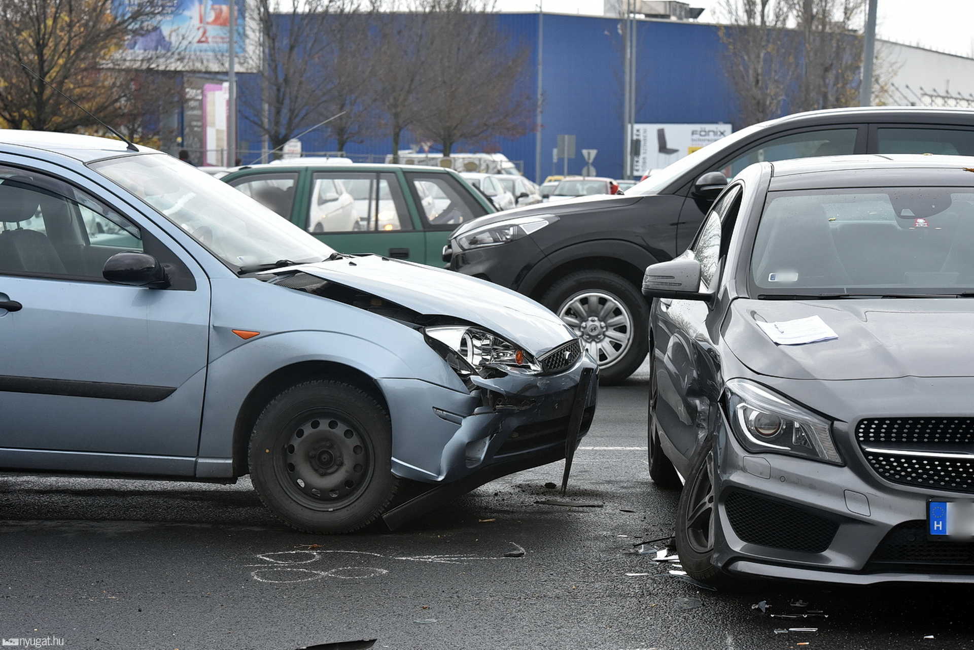 Három autó ütközött a szombathelyi Zanati úton
