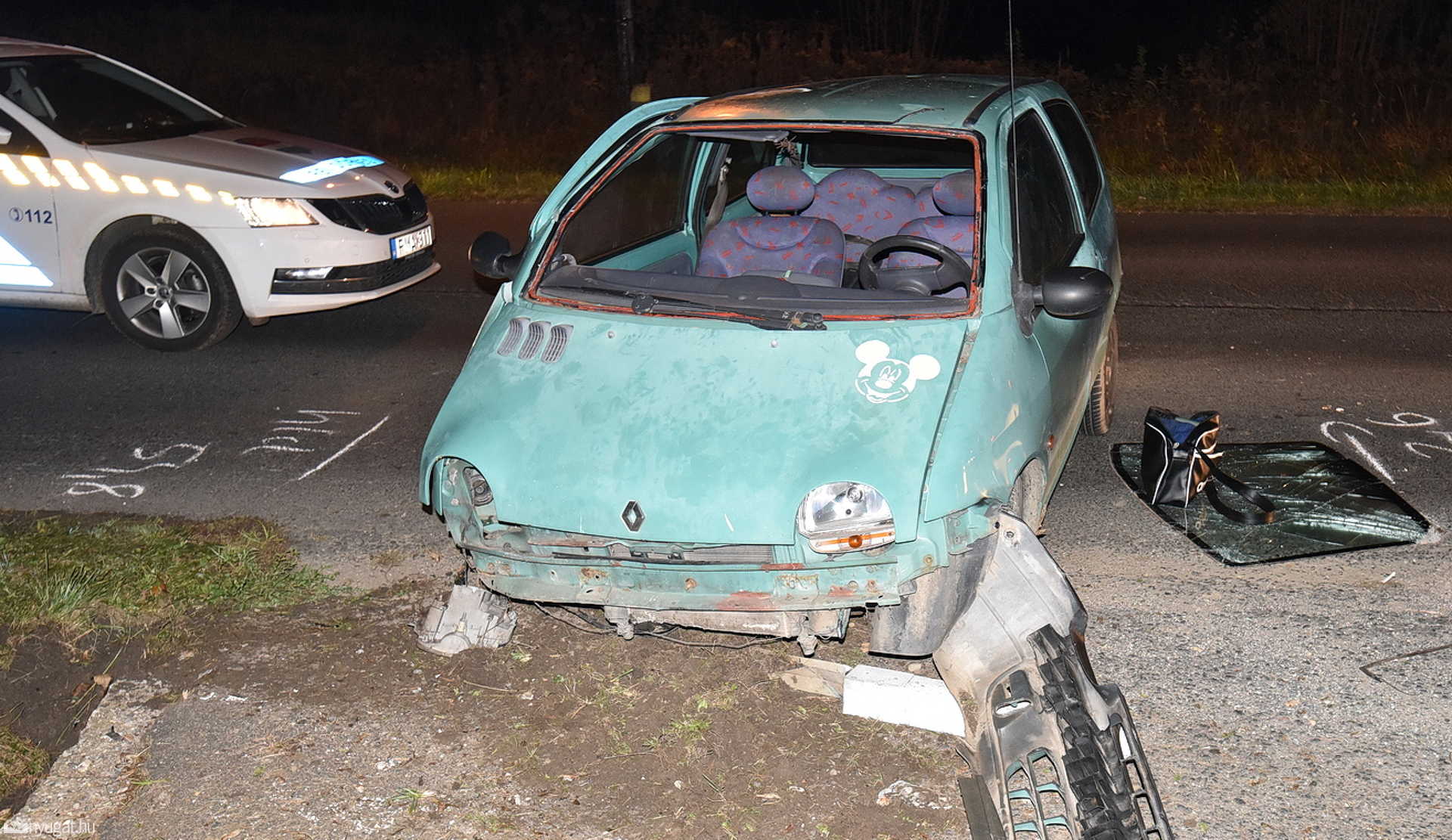 Árokba hajtott a Renault Rönökön