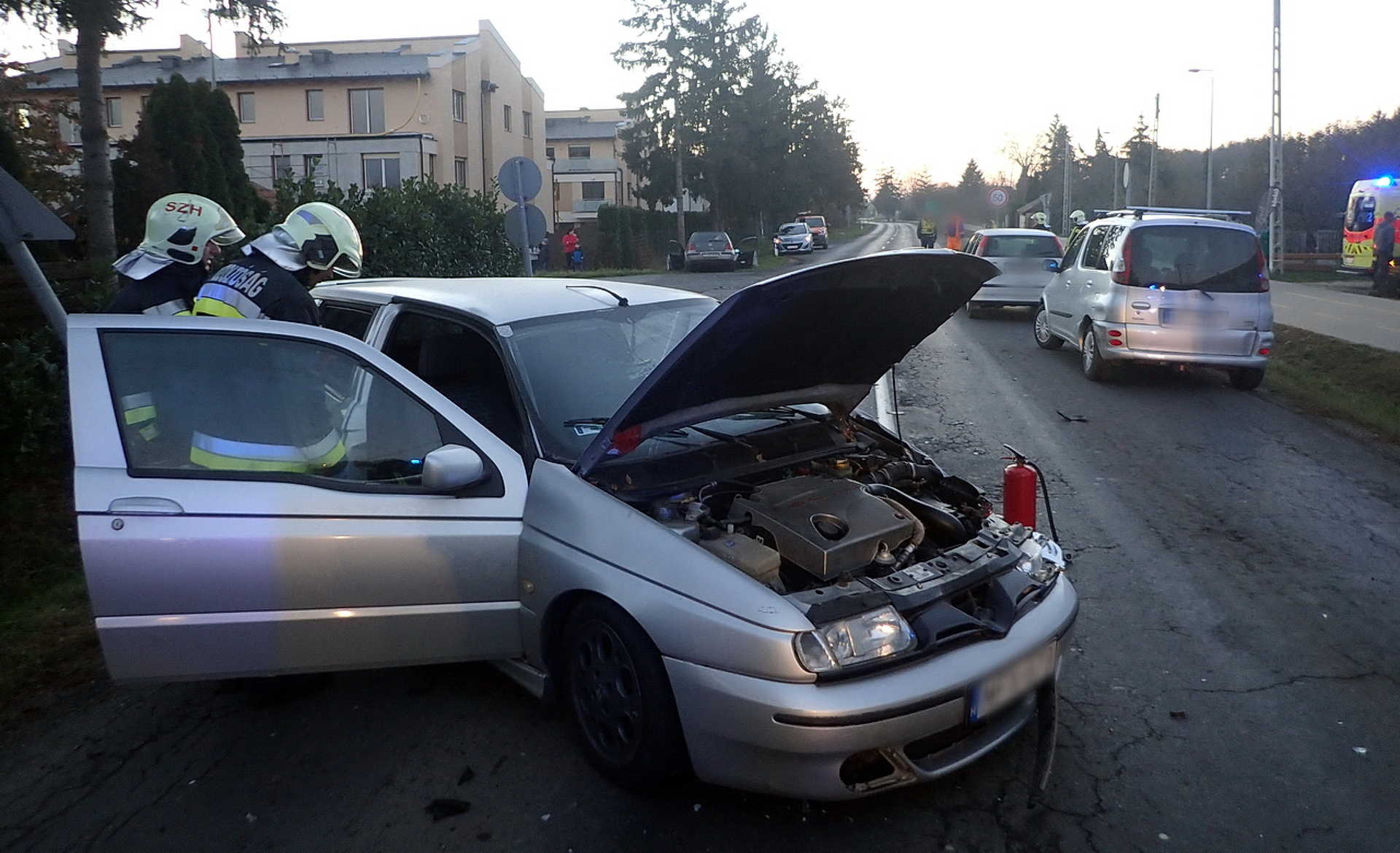 Három autónak ütközött egy VW Szombathelyen