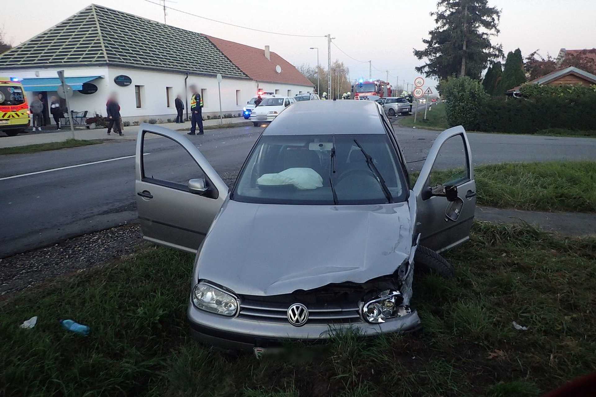 Három autónak ütközött egy VW Szombathelyen