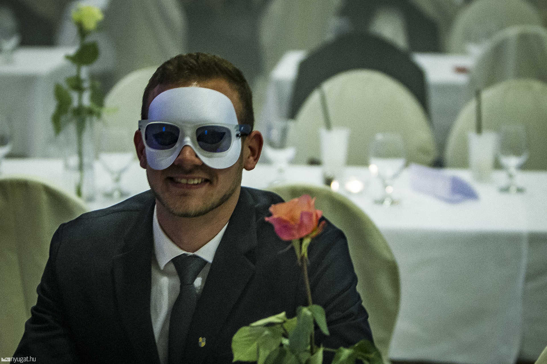 ELTE Savaria Gólyabál - tánc, eskü és az asztalok körül