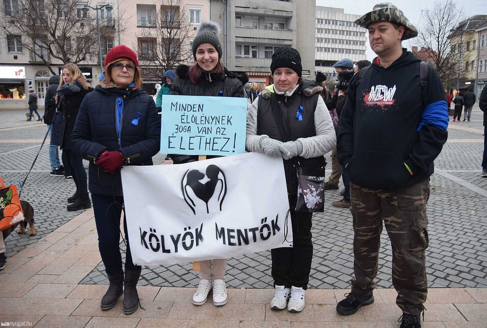 Az állatkínzás ellen tüntettek Szombathelyen