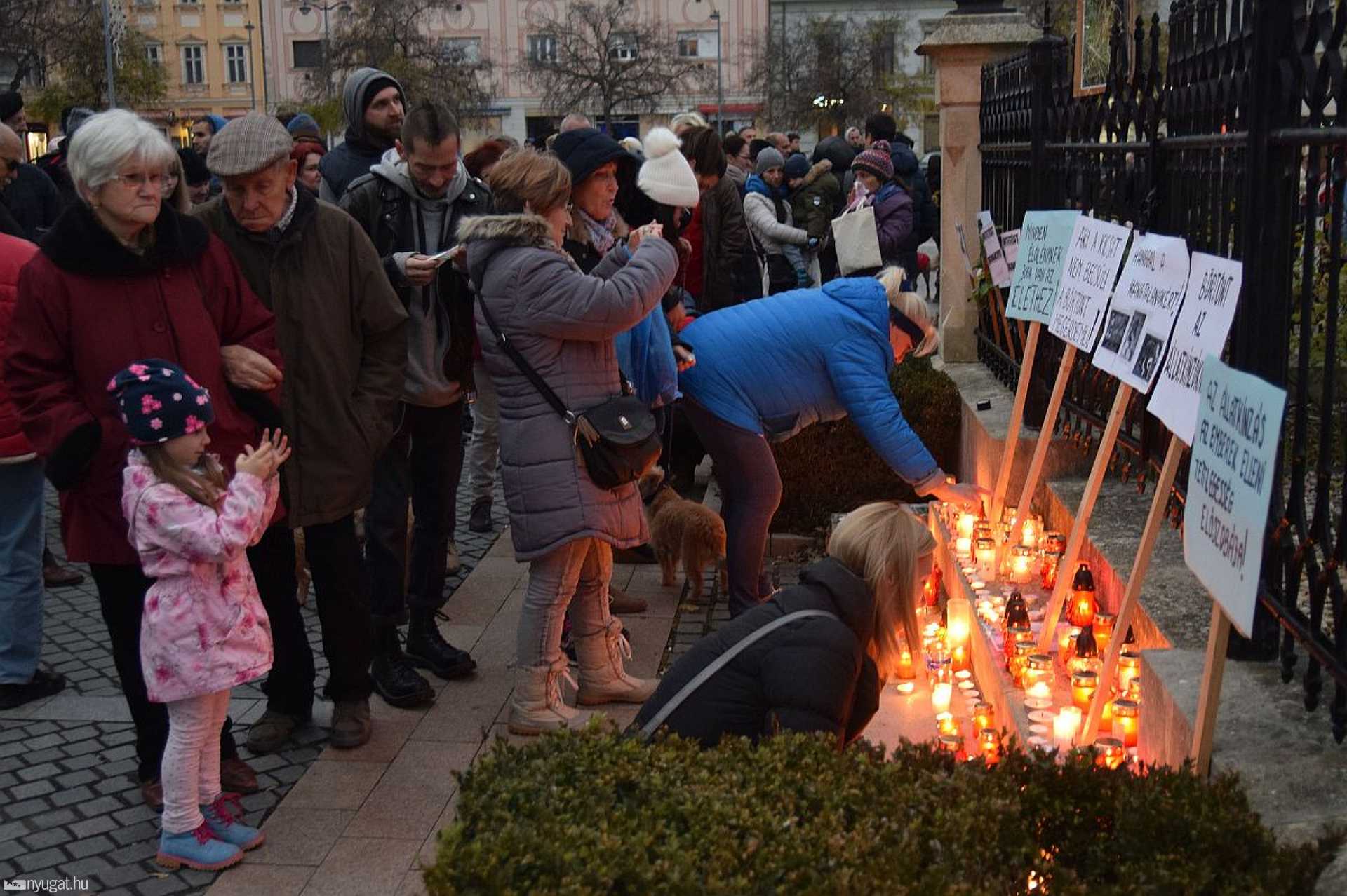 Az állatkínzás ellen tüntettek Szombathelyen