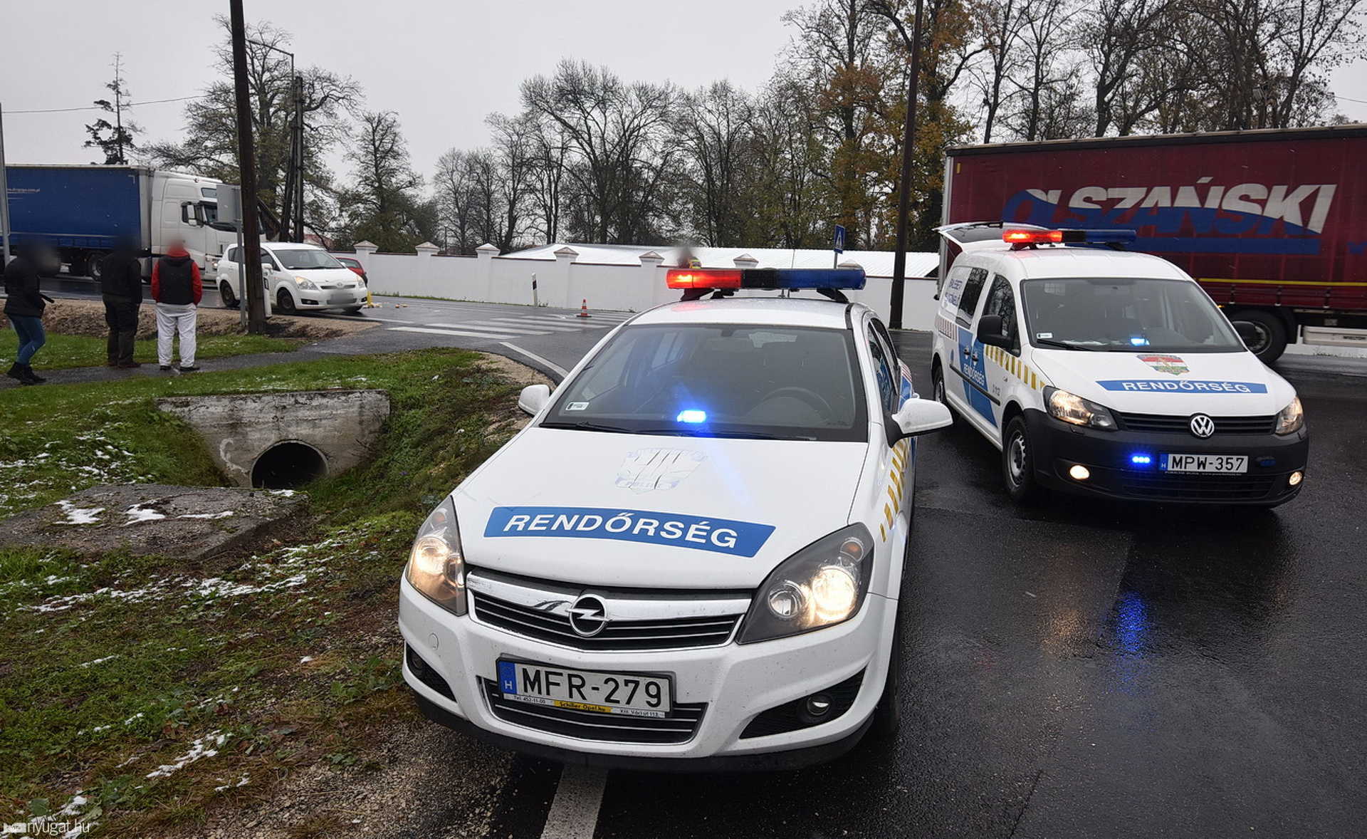 Egy másik autó elé esett a Balogunyomban, gyalogátkelőhelyen elgázolt férfi