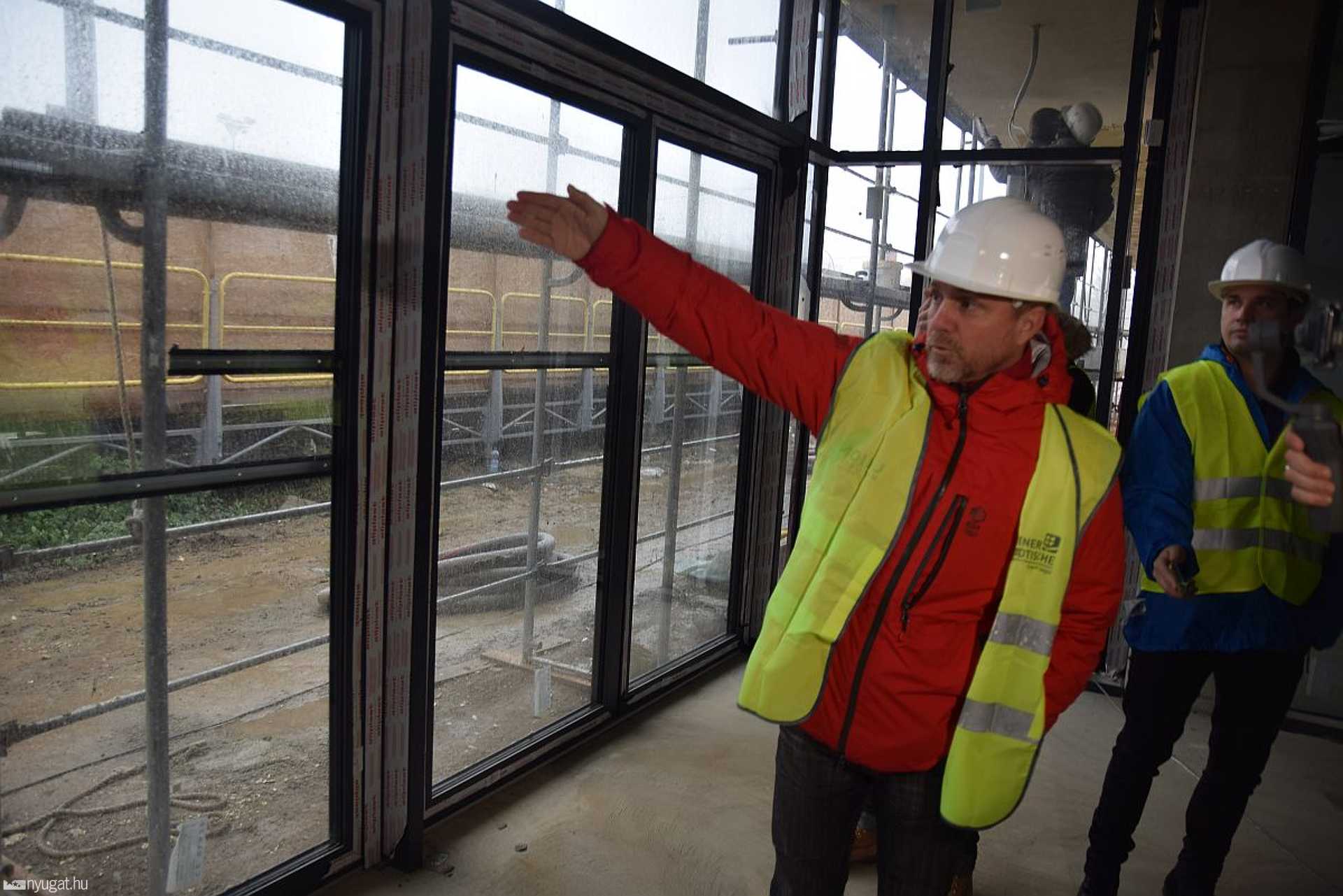 Az épülő szombathelyi Jégcsarnok bezárása