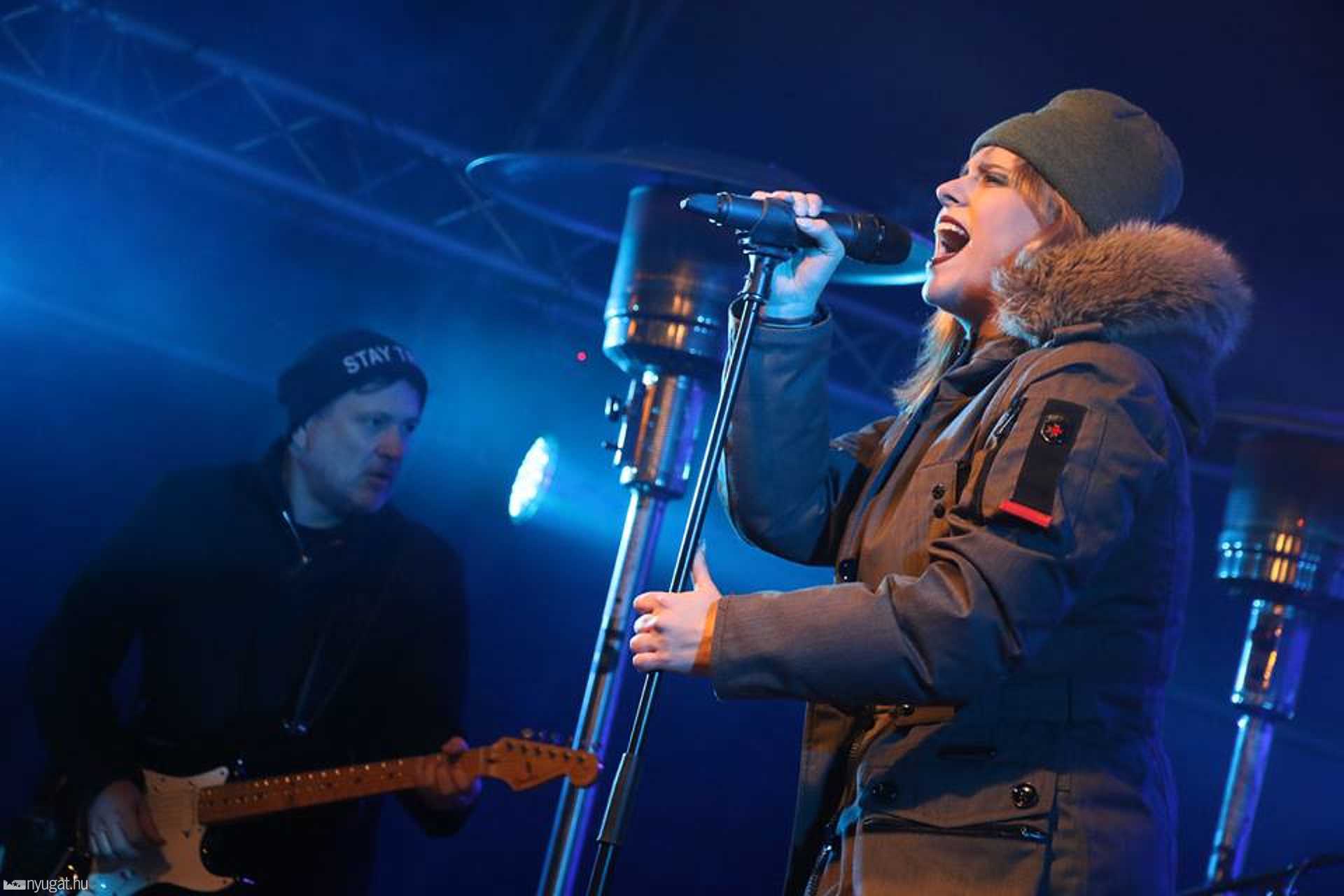 Adventi Honeybeast koncert 