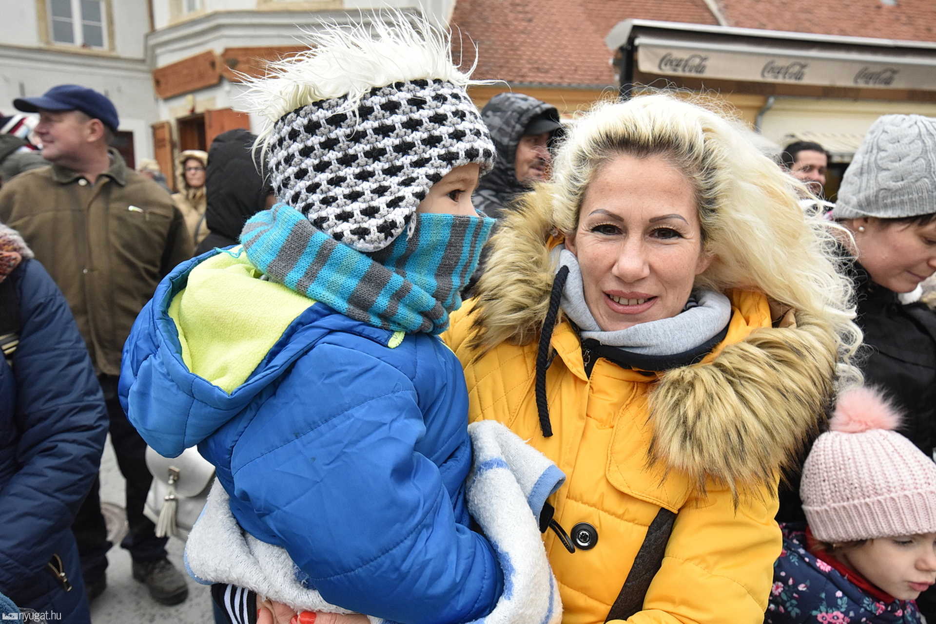 Rénszarvas helyett girokopterrel érkezett a Mikulás Kőszegre 