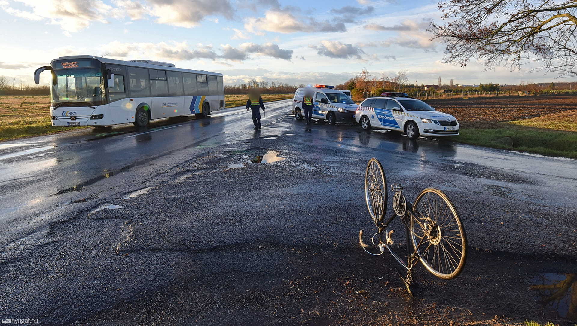 Busz és kerékpáros ütközött Szombathely közelében
