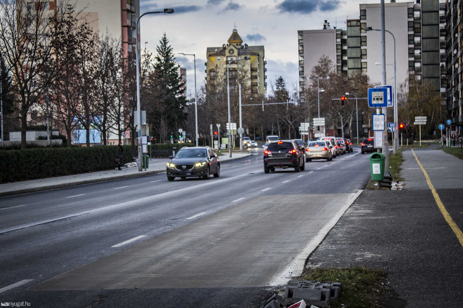 Járható a Rohonci út, szabad a 4 sávos