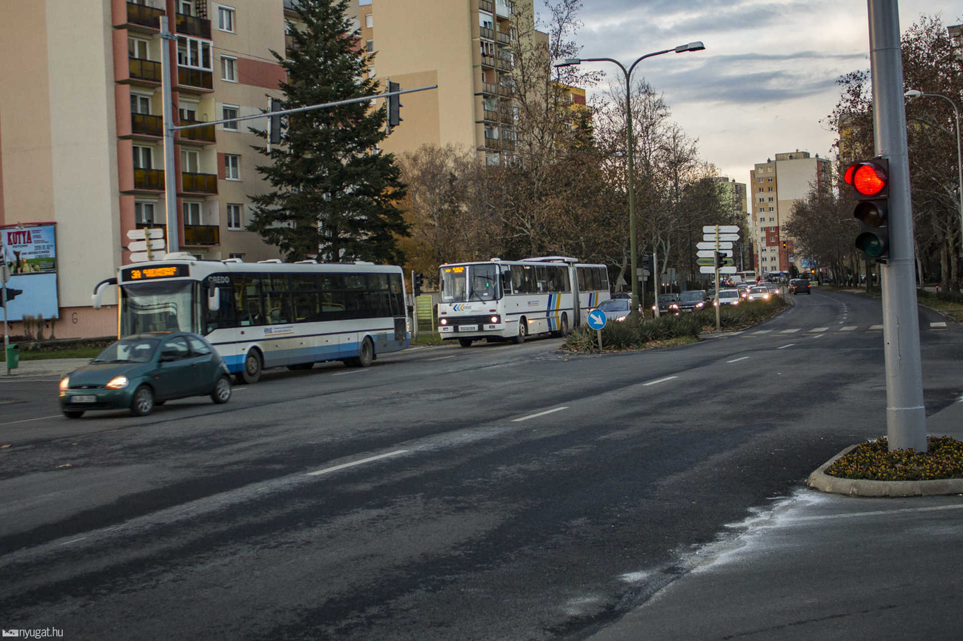 Járható a Rohonci út, szabad a 4 sávos