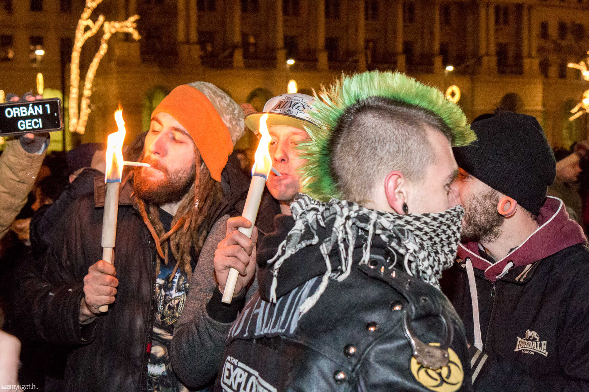 Rövid időre elfoglalták a Kossuth teret a tüntetők a hivatalos esemény vége után.