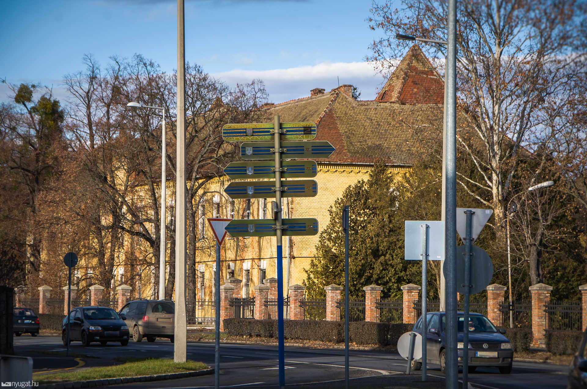Huszárlaktanya