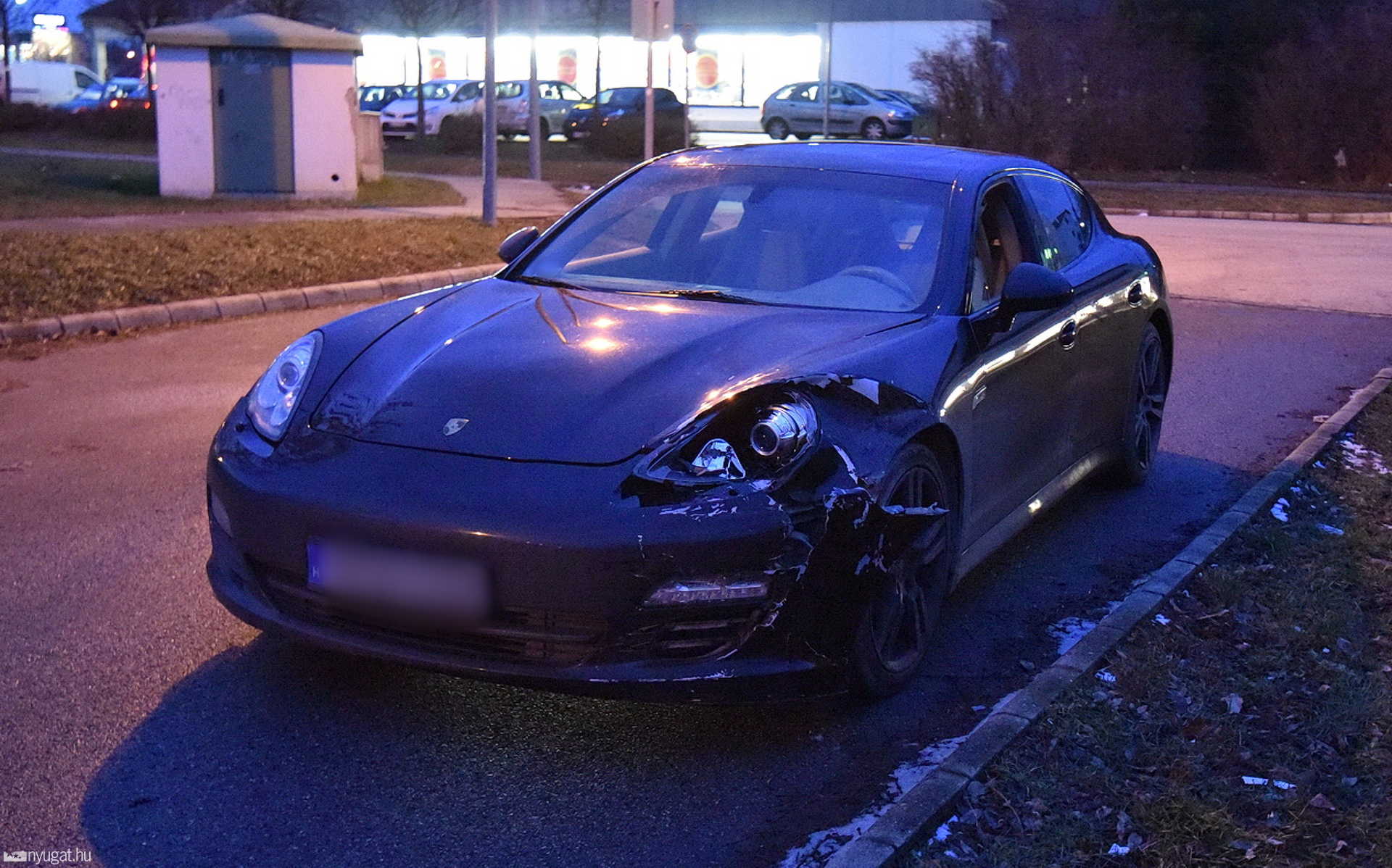 Négy helyszínen négy sérült, tizenegy megrongálódott autó 