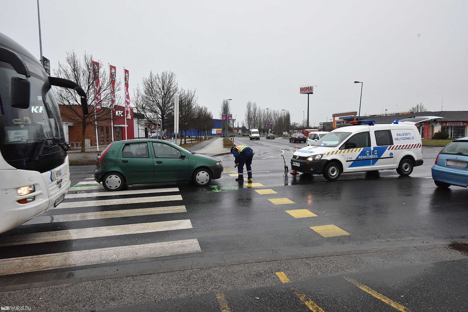 Két gyalogost ütött el egy Fiat Szombathelyen