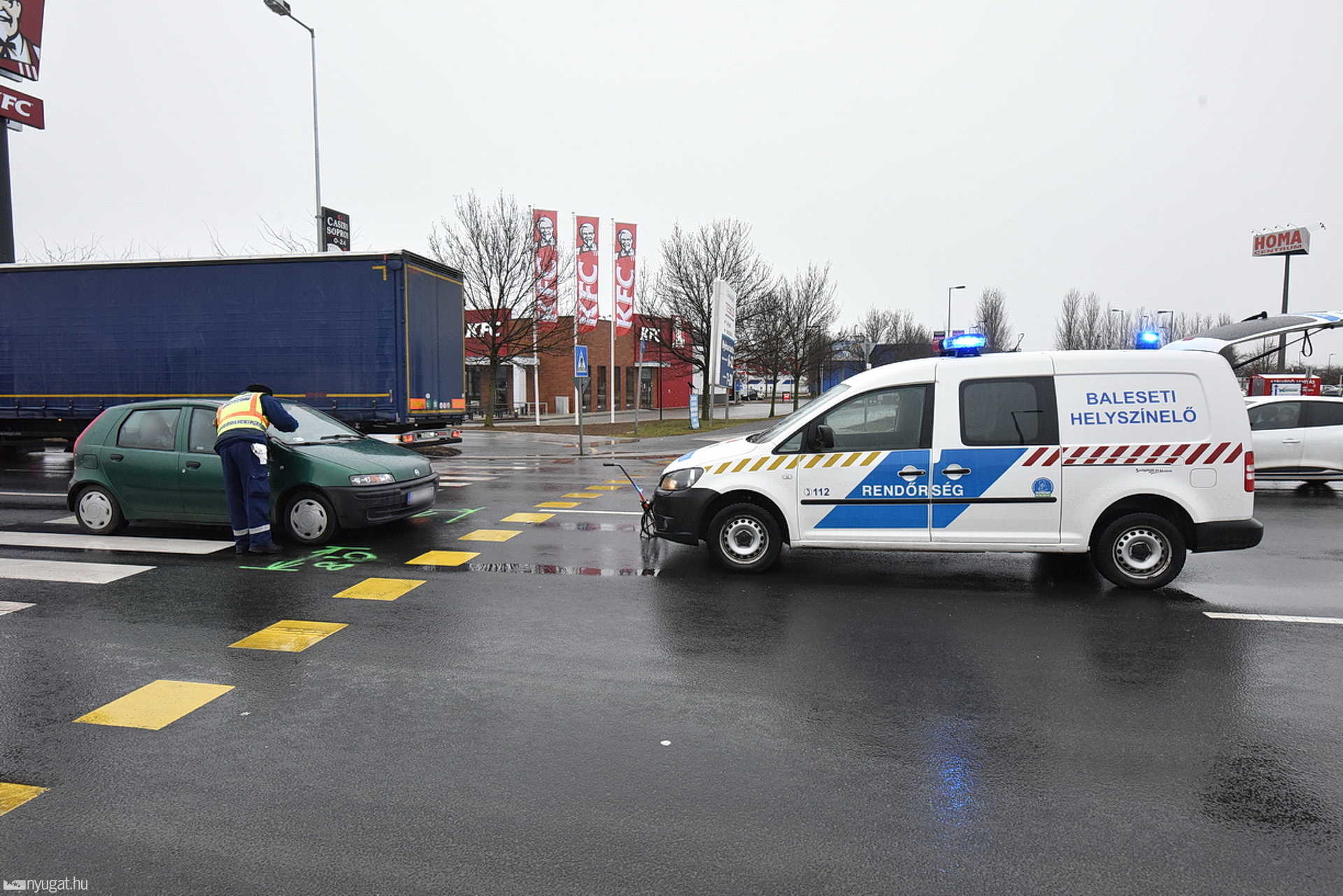 Két gyalogost ütött el egy Fiat Szombathelyen