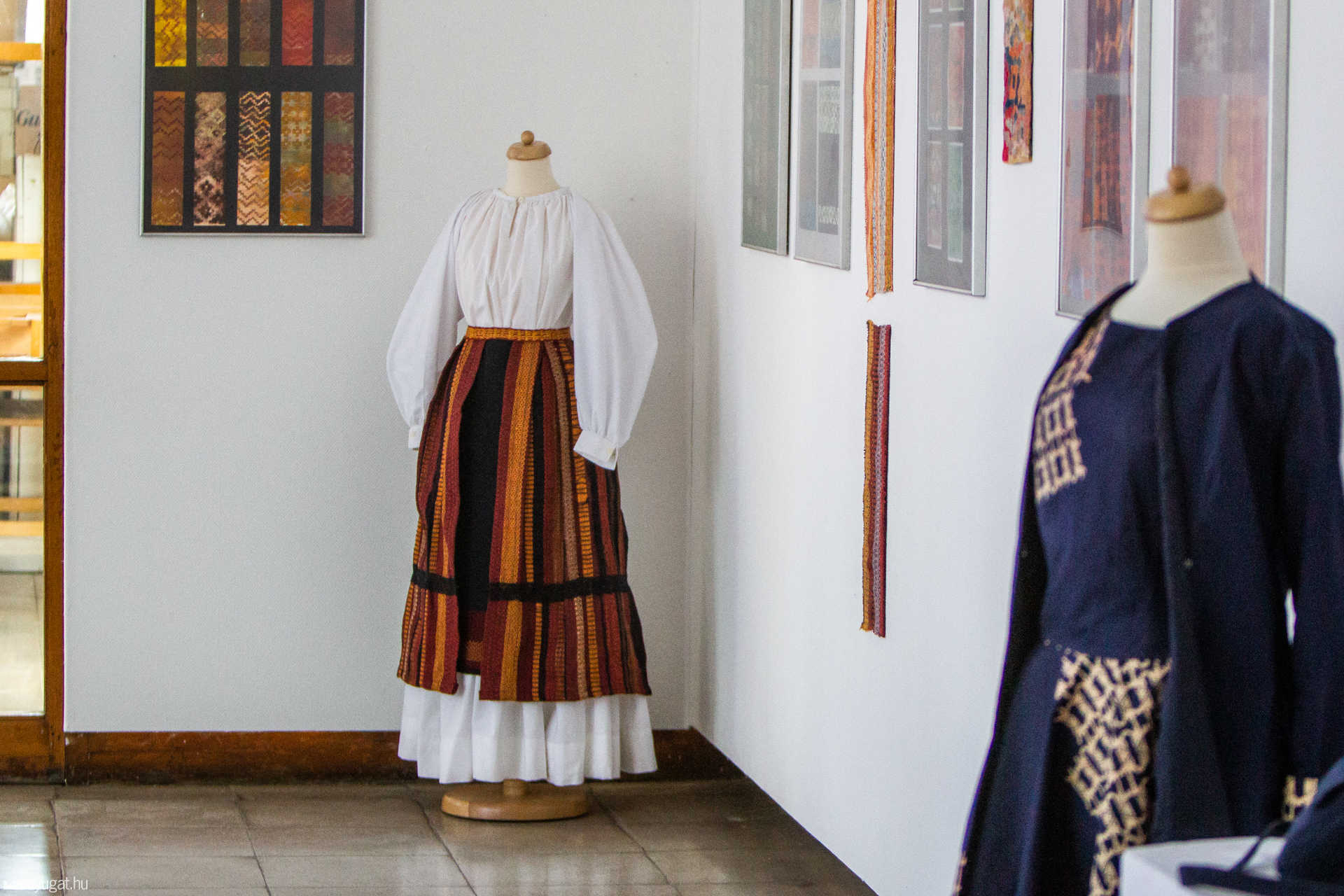 Lovenyák Nikolett kiállítása a MŰvészetiben - BÍRÓ ANITA DÍJAS EGYKORI NÖVENDÉK MUTATKOZIK BE