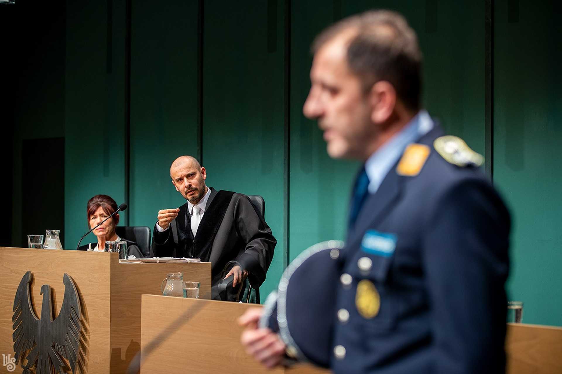 TERROR - Szindarab a Weöres Sándor Színházban