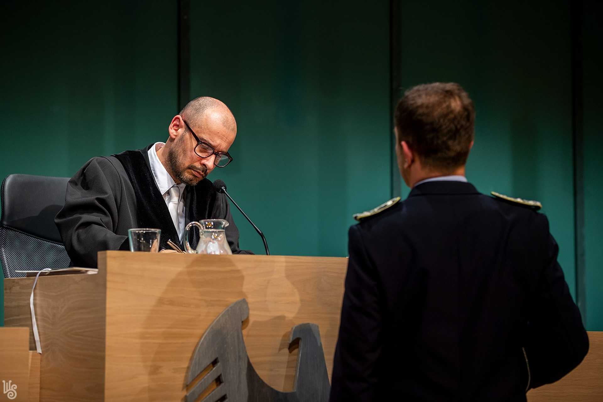 TERROR - Szindarab a Weöres Sándor Színházban