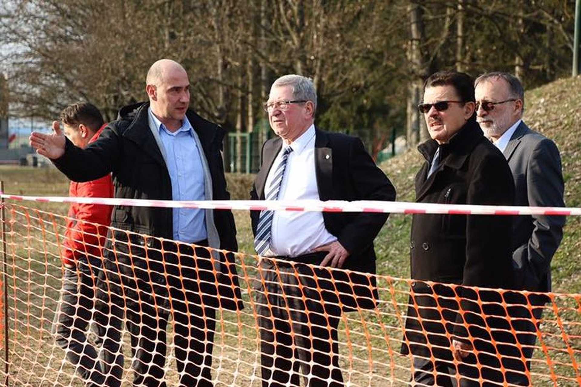 Épül a Sportliget