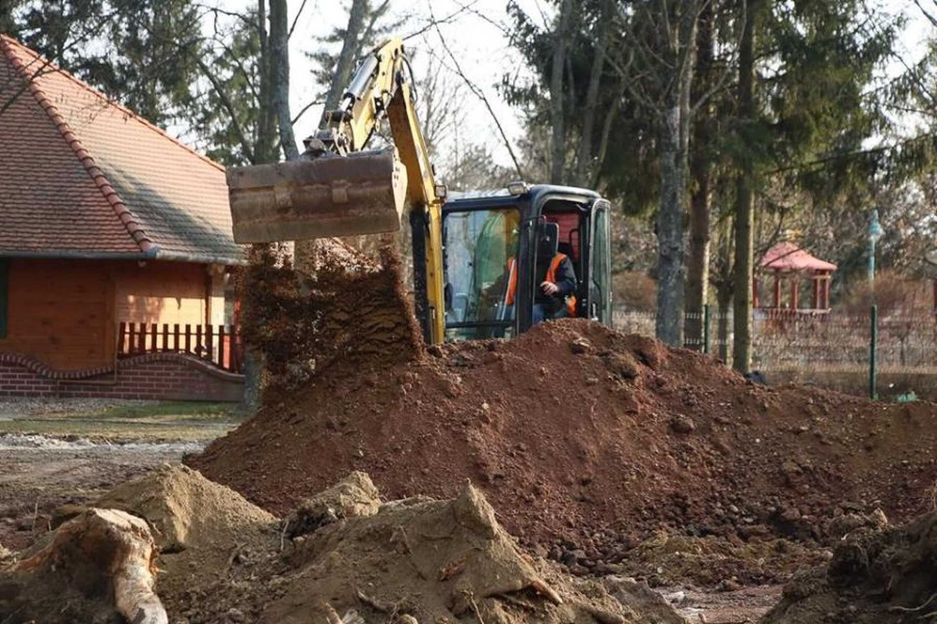 Épül a Sportliget