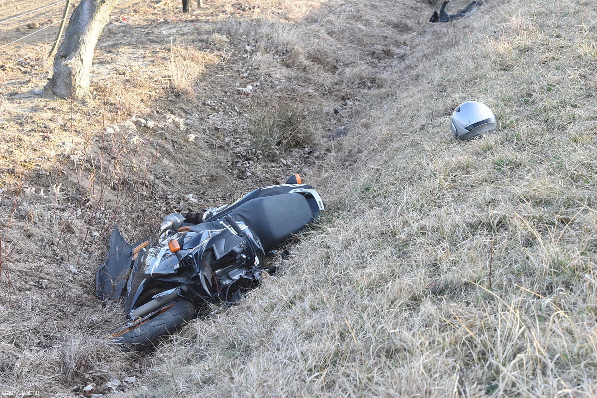Súlyos motorosbaleset Ják és Nárai között 