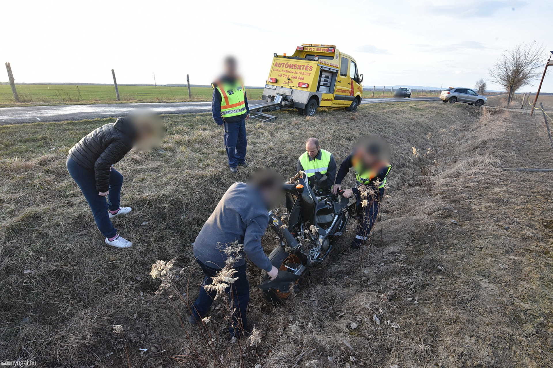 Súlyos motorosbaleset Ják és Nárai között 