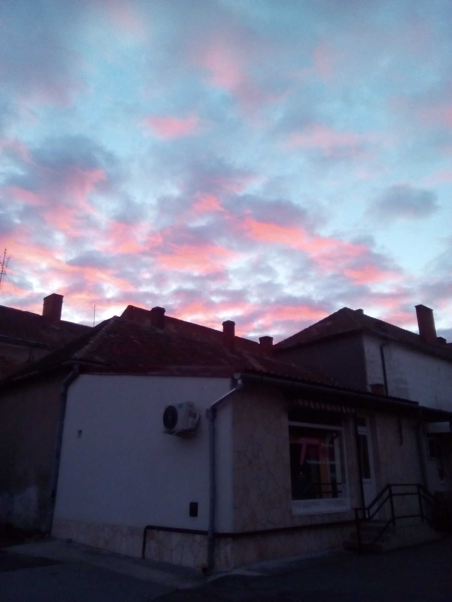 Napkelte Sárváron