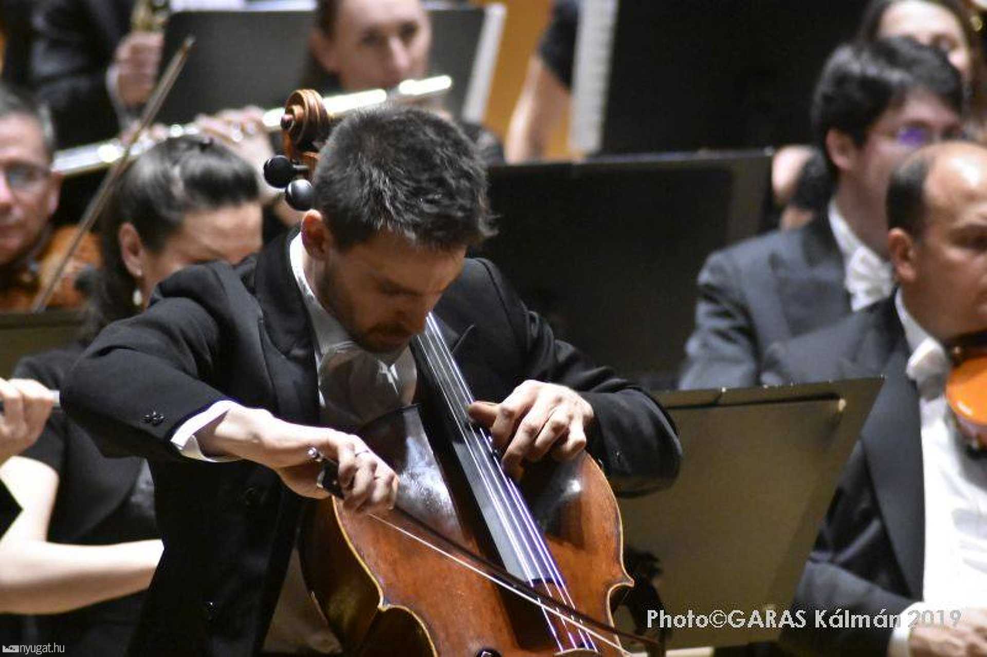 Nőnapi romantikus koncert női karmesterrel a Bartók Teremben