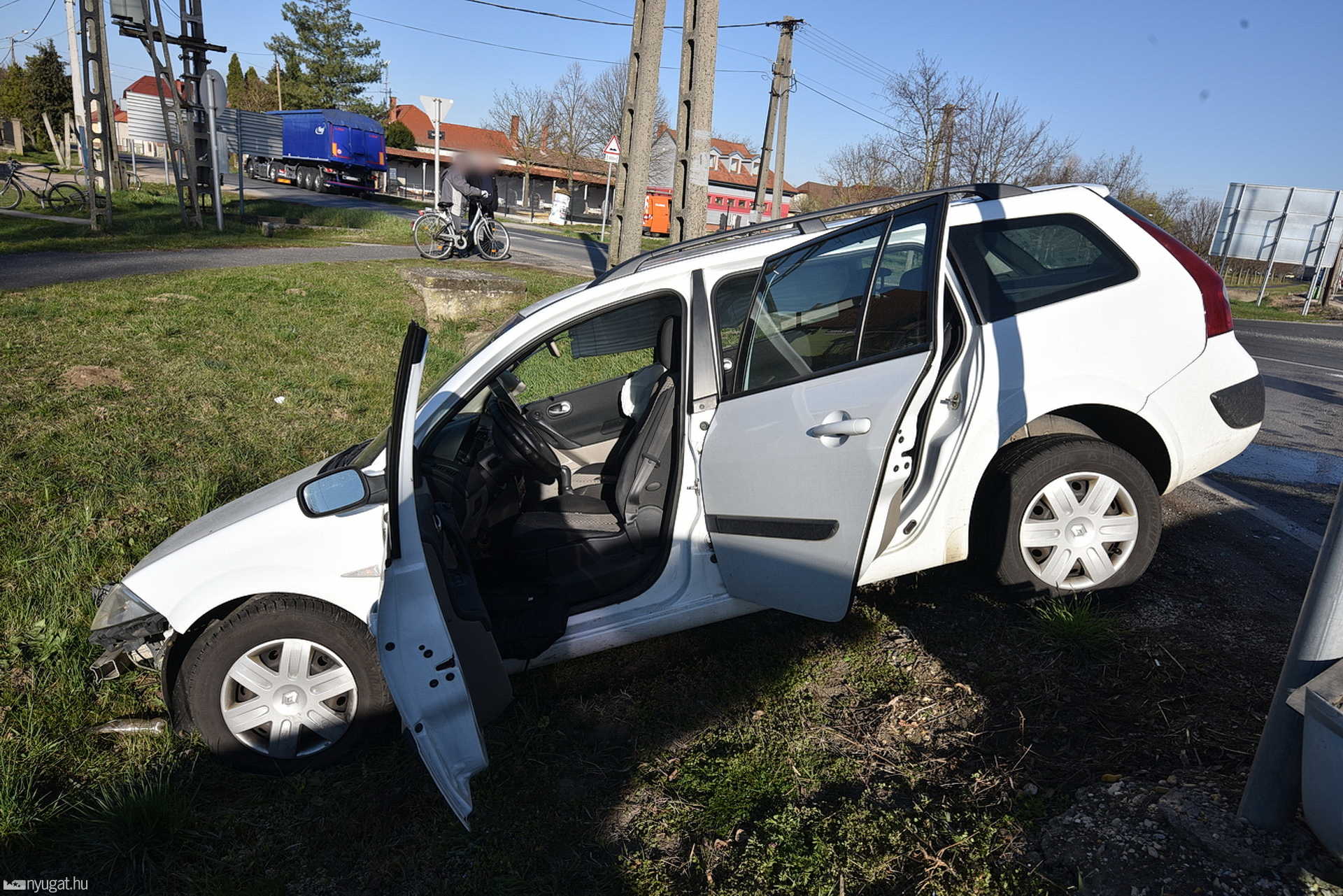 Kamion elé hajtott egy Renault Balogunyomban