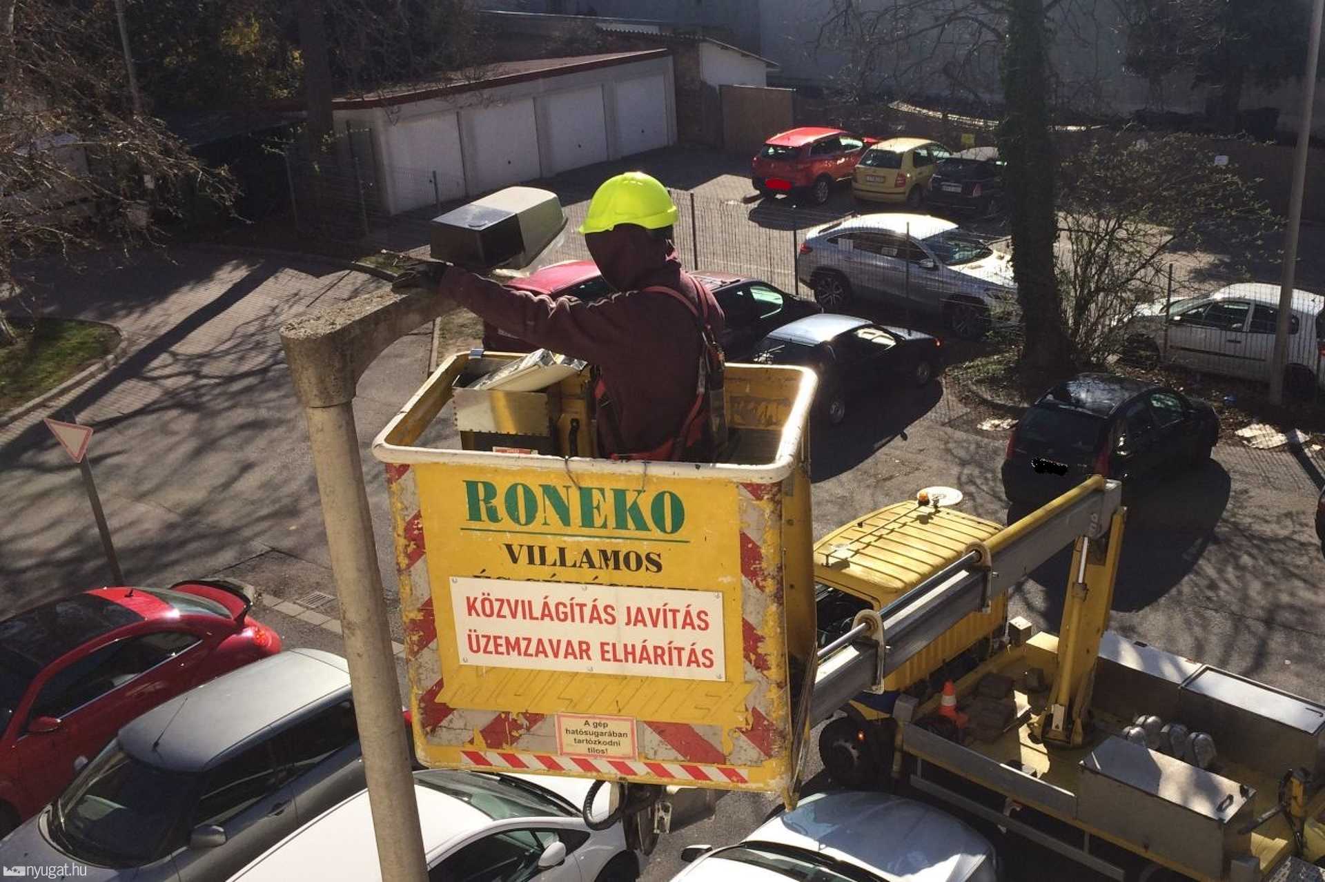 Lámpatestek cseréje