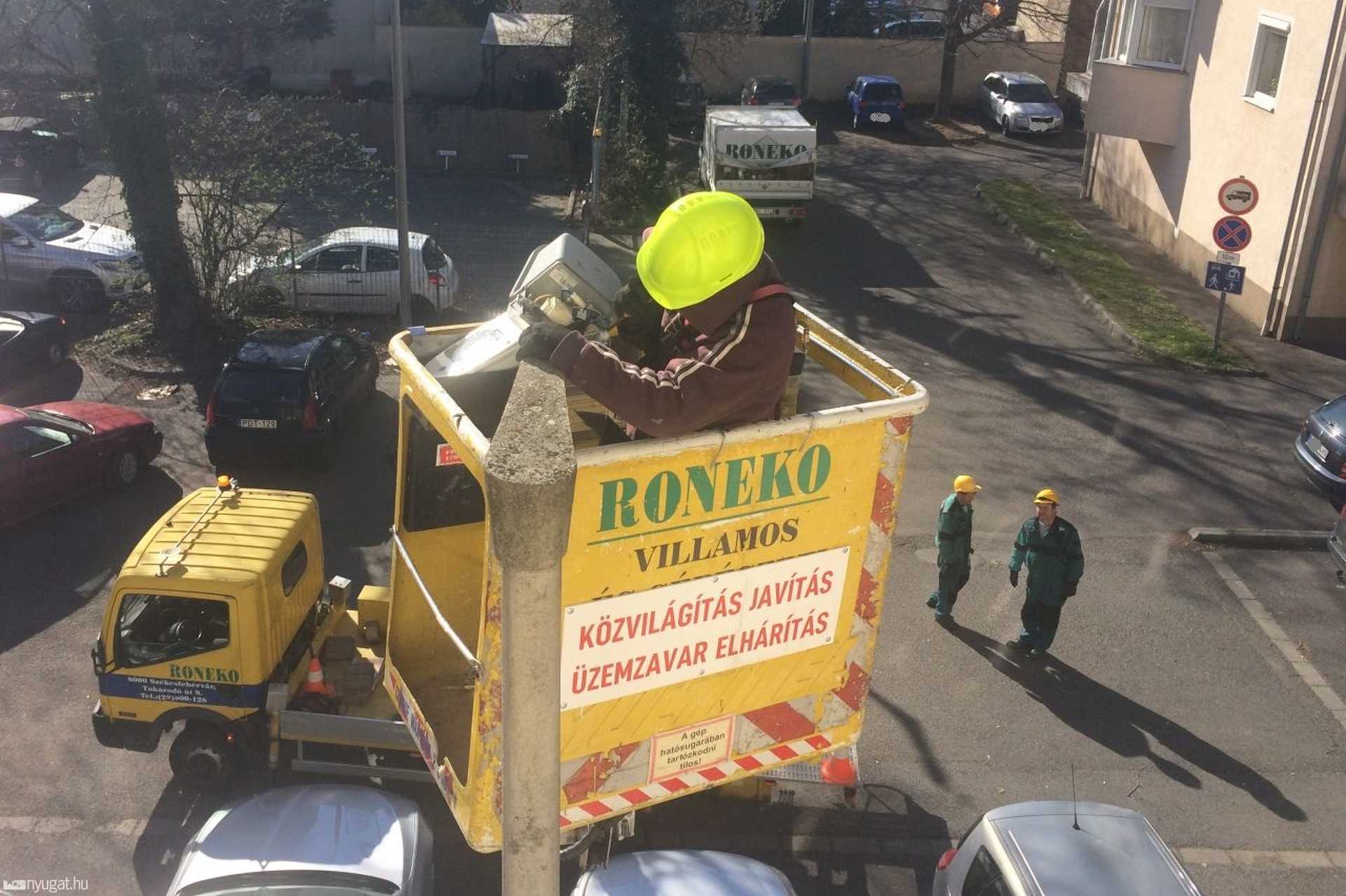 Lámpatestek cseréje