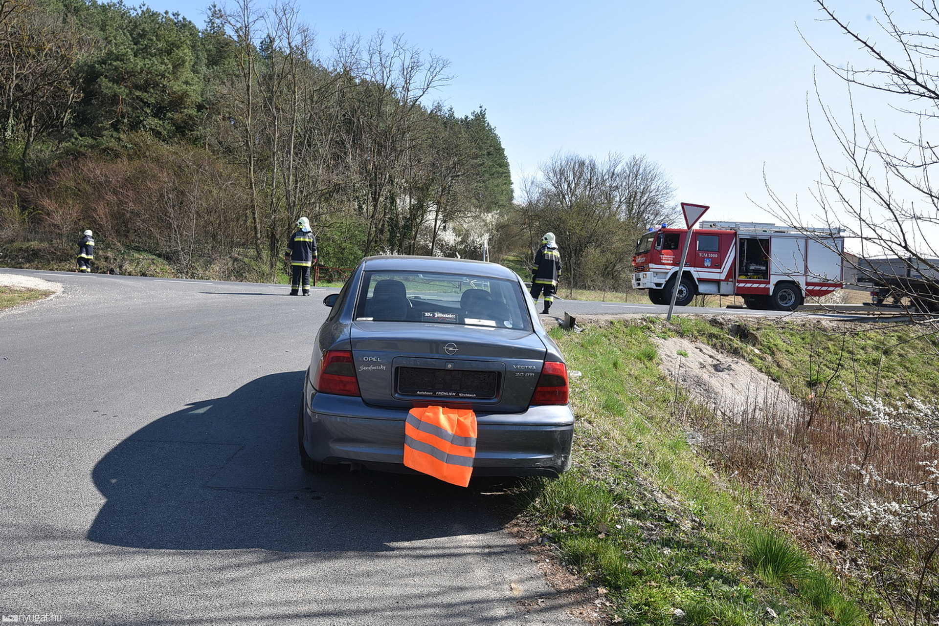 Árokba csapódott egy Audi Vasvárnál