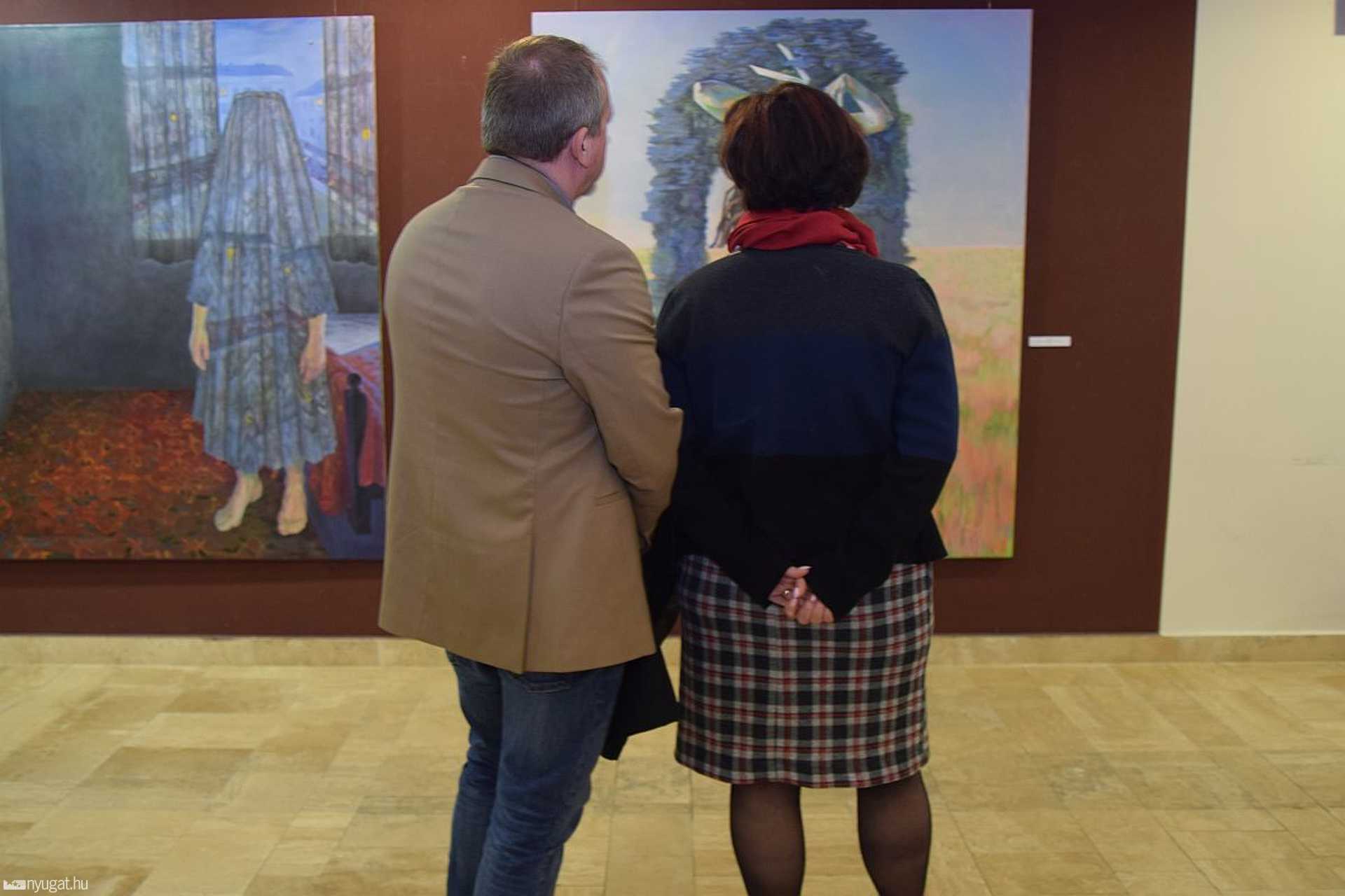 Horváth Zsófia kiállítása a szombathelyi színházban